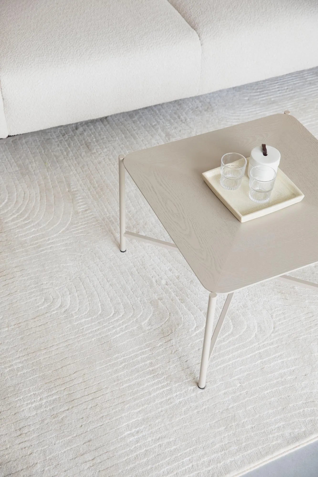 Teppich Lignes 160x230: Stilvolles Design, langlebig aus Dekolan & Jute, ideal für Wohnzimmer, pflegeleicht, harmonische Farben.