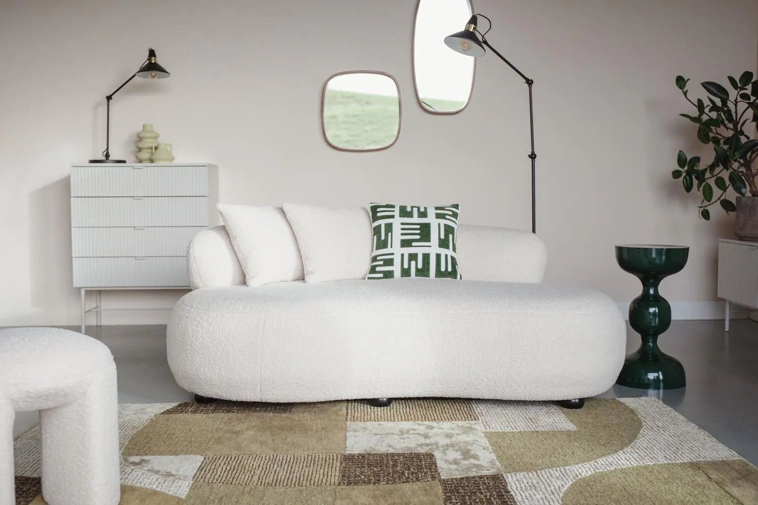 Sofa Noxx in White präsentiert im Onlineshop von KAQTU Design AG. 4er Sofa ist von White Label Living