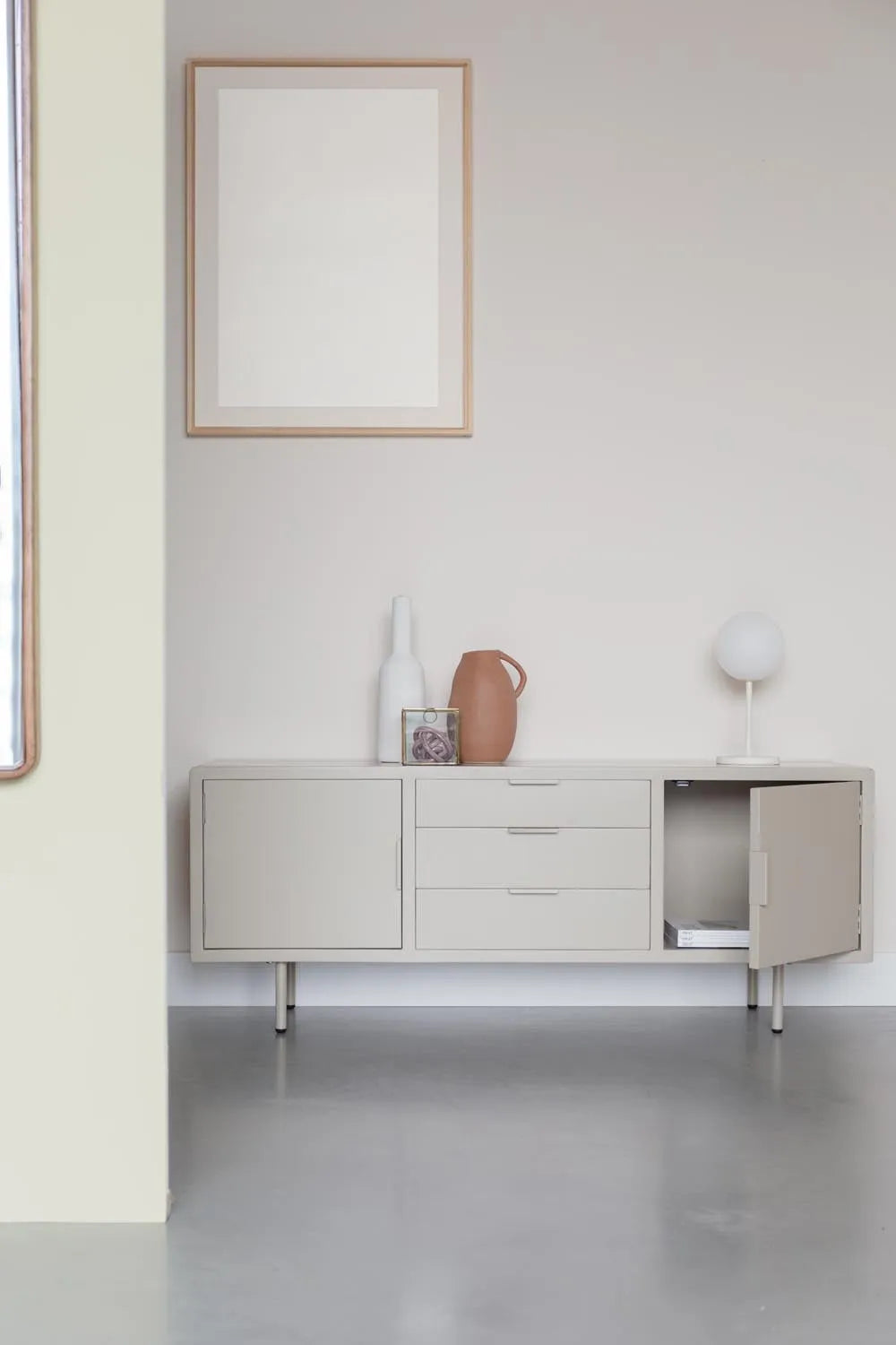 Stilvolles Sideboard Kos von White Label Living für modernes Wohnen.