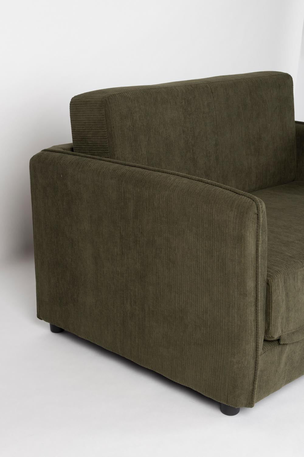 Jopie Loveseat Schlafsofa Grün in Green präsentiert im Onlineshop von KAQTU Design AG. Sessel mit Armlehnen ist von White Label Living