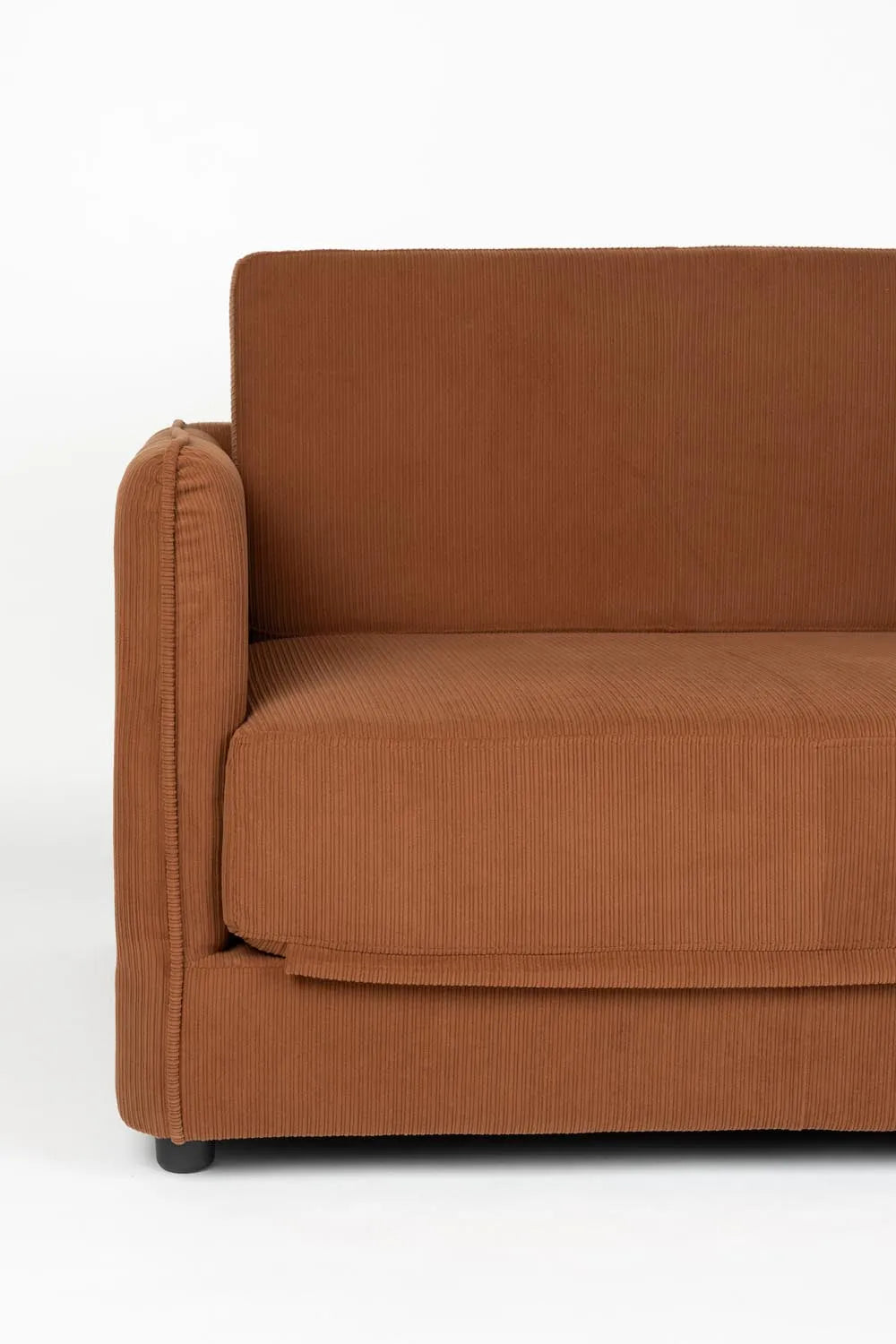 Jopie Loveseat: Kompaktes braunes Schlafsofa von White Label Living.