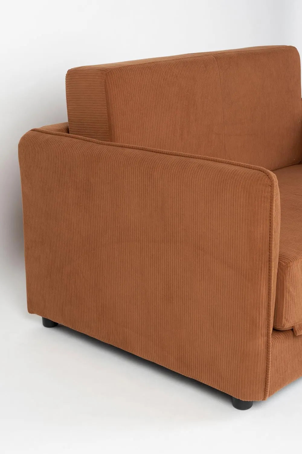 Jopie Loveseat: Stilvolles braunes Schlafsofa von White Label Living.