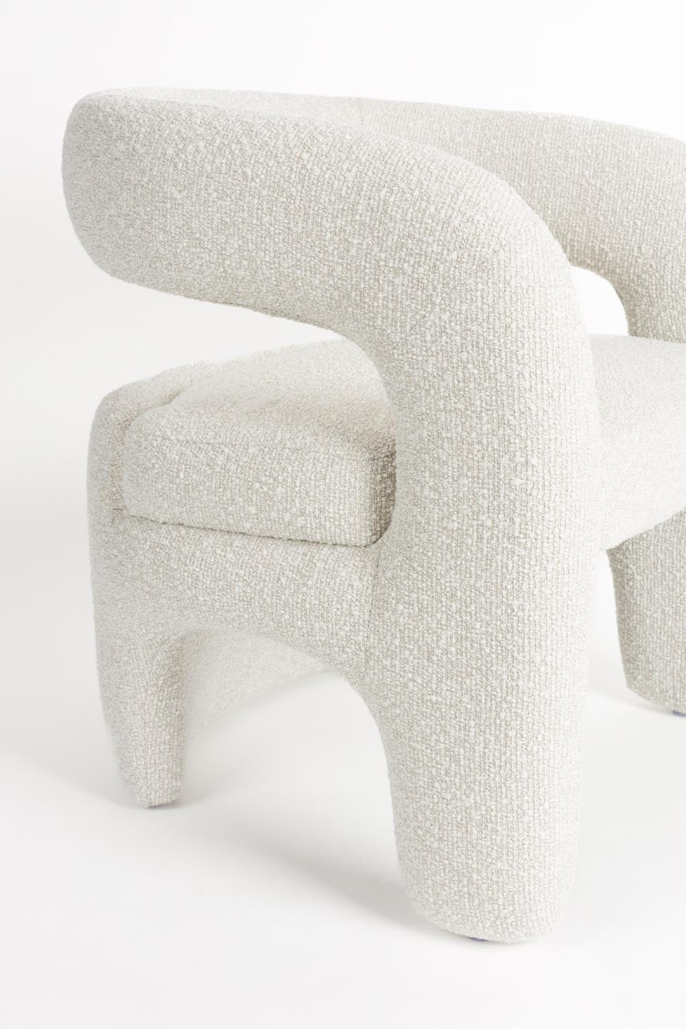 Loungesessel Nova: Eleganz trifft auf modernen Wohnkomfort.