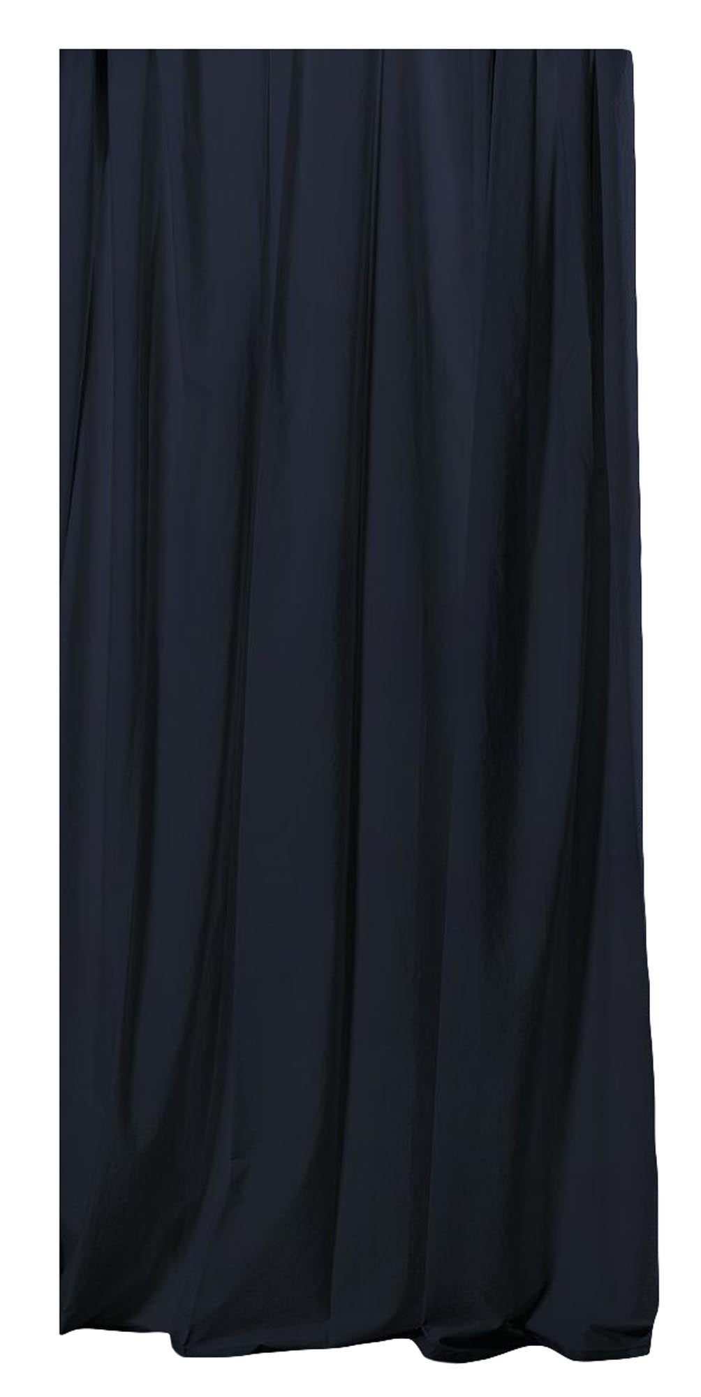 Eleganter blauer Vorhang aus ägyptischer Baumwolle von ZigZagZurich, meisterhaft in Italien hergestellt. Perfekt für stilvolle Räume.