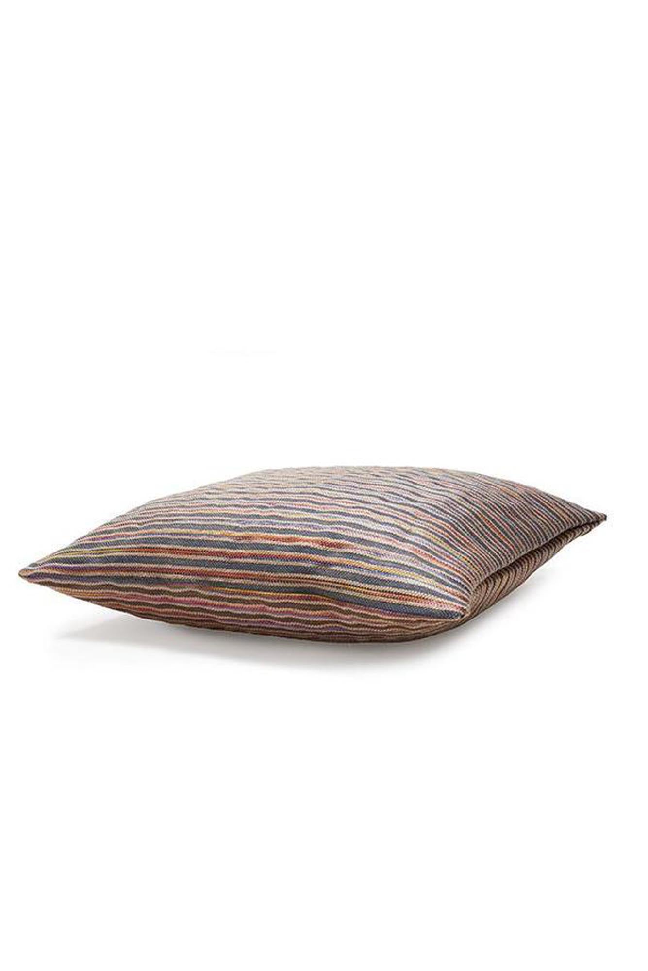 Exklusiver Acapulco Raffia Kissenbezug von ZigZagZurich entdecken.
