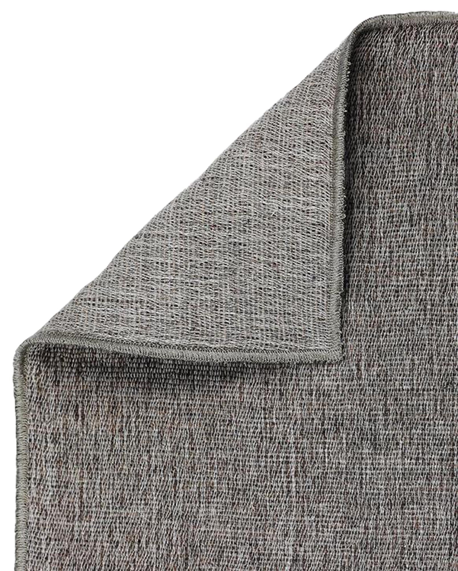 Eleganter Bettüberwurf Mona von ZigZagZurich für modernes Design.