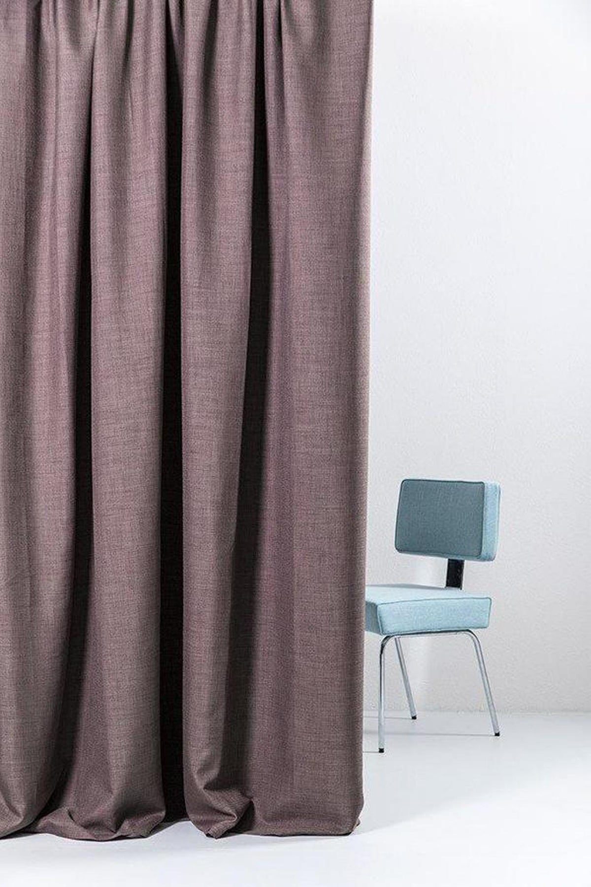 Vorhang Blackout in Traube präsentiert im Onlineshop von KAQTU Design AG. Vorhang ist von ZigZagZurich