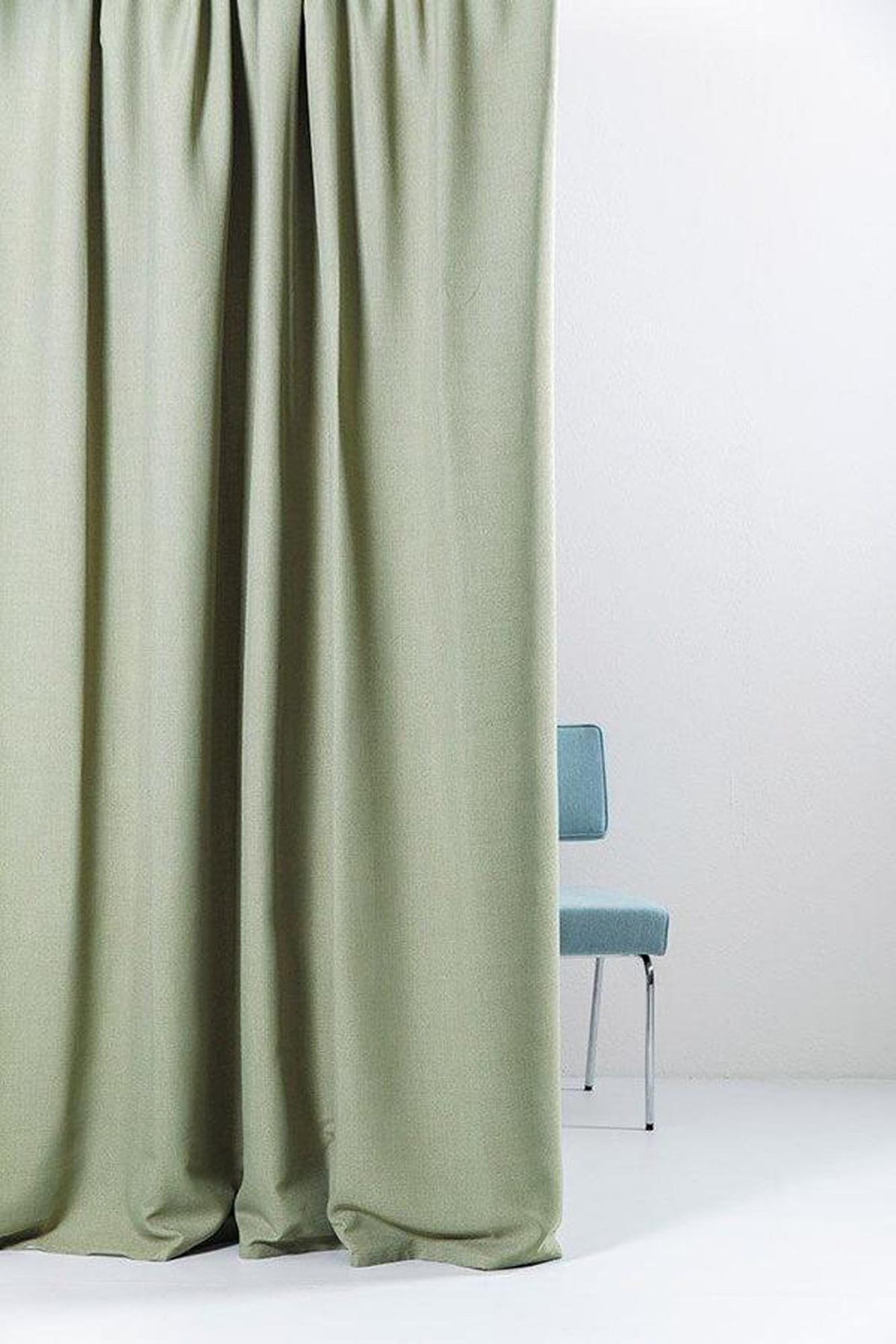 Vorhang Blackout in Grün präsentiert im Onlineshop von KAQTU Design AG. Vorhang ist von ZigZagZurich