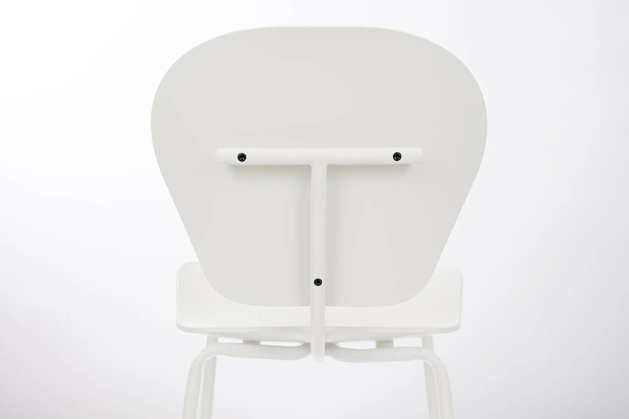 Zuiver Stuhl The Ocean: Modernes Design trifft auf Recycling-Innovation.