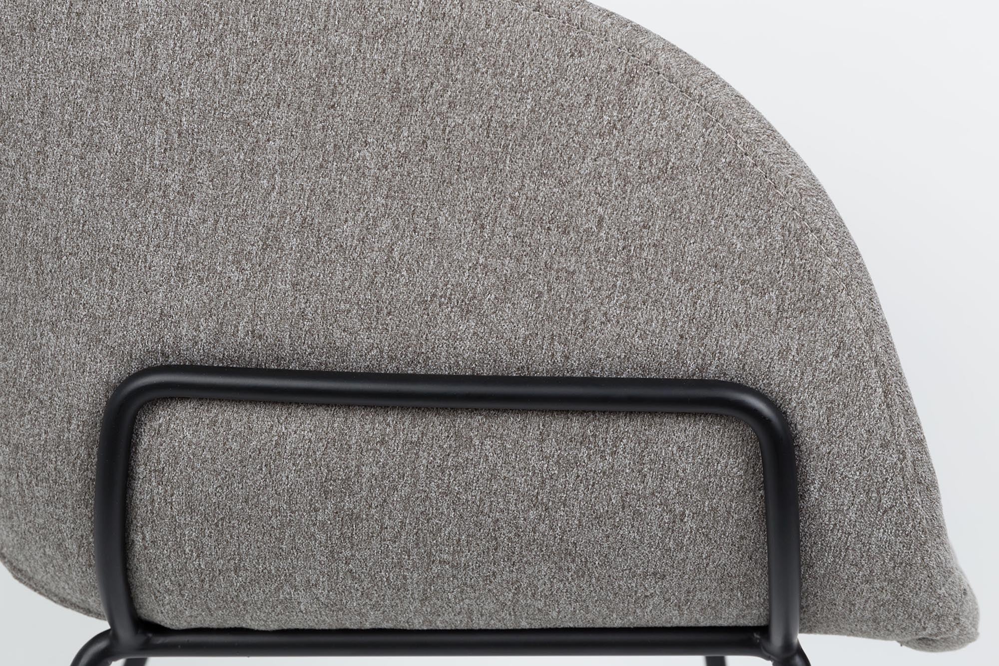 Eleganter Zuiver Feston Stuhl: Perfekte Symbiose aus Stil und Komfort.