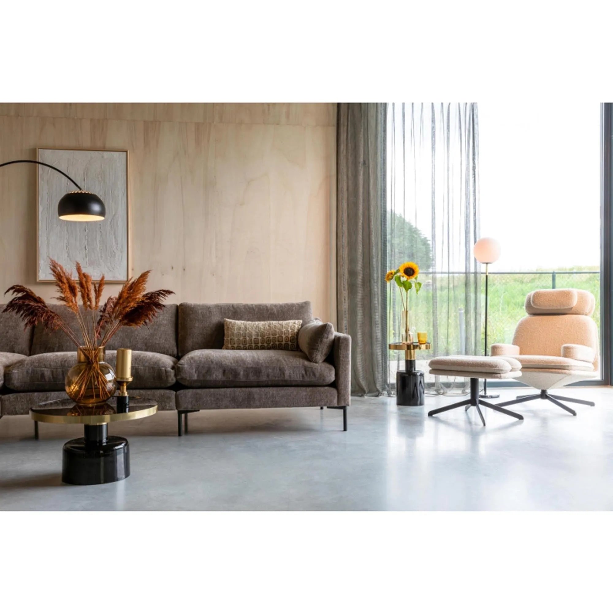 Zuiver Sofa Summer: Eleganter 3-Sitzer für stilvolle Wohnräume.