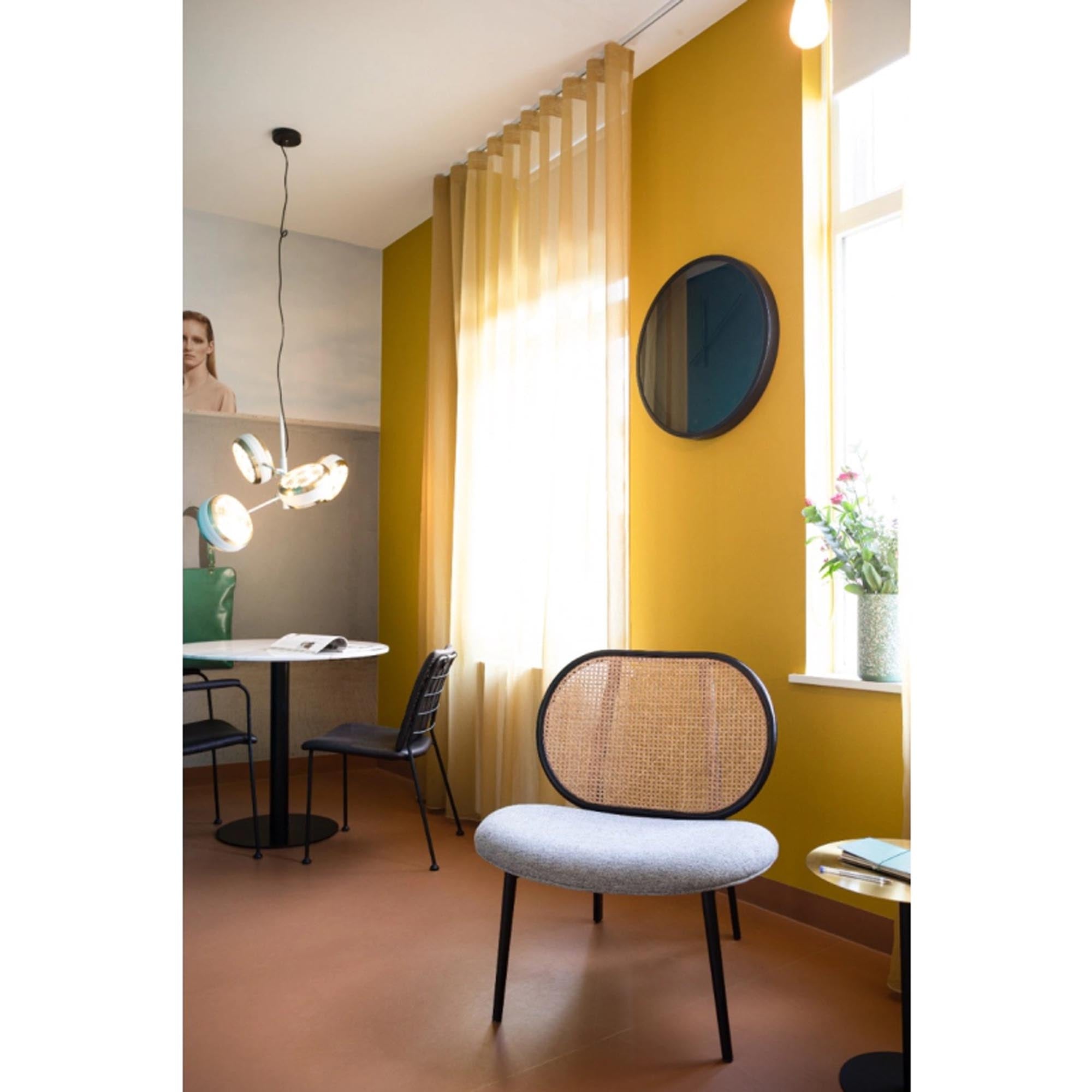 Lounge armchair spike