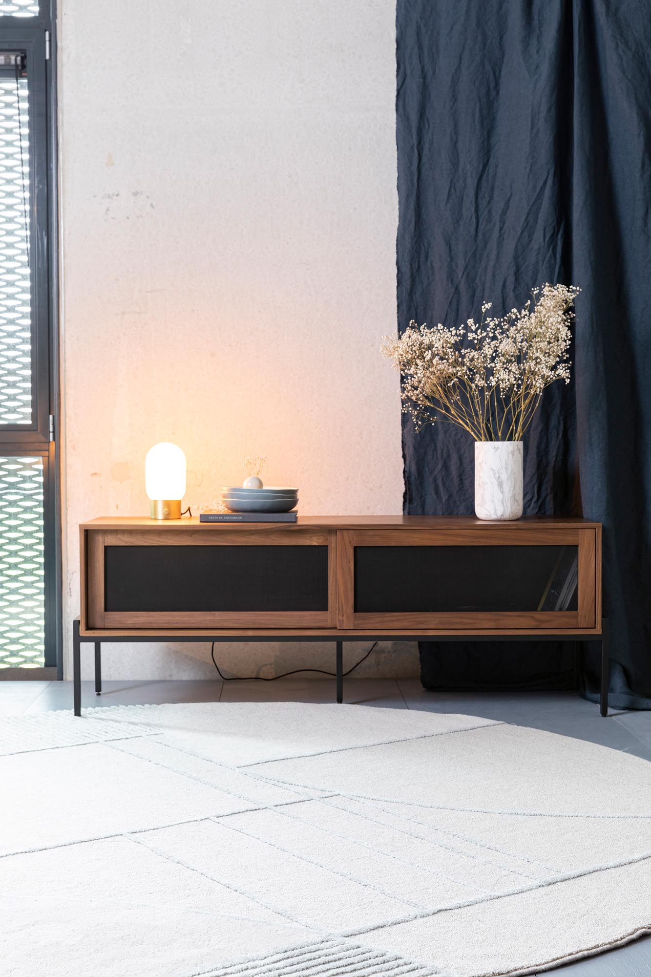 Teppich Bliss in Grau/Blau präsentiert im Onlineshop von KAQTU Design AG. Teppich ist von Zuiver