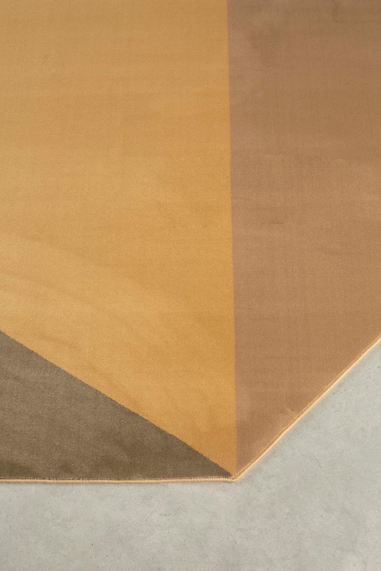 Teppich Harmony in Braun präsentiert im Onlineshop von KAQTU Design AG. Teppich ist von Zuiver