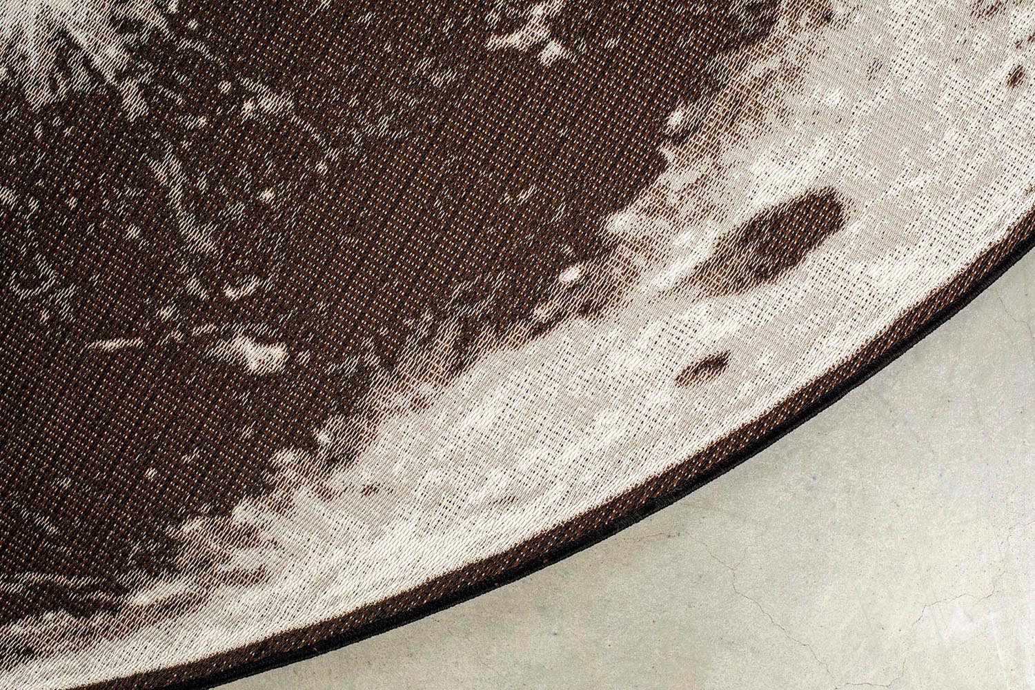 Outdoor Teppich Moon in Grau präsentiert im Onlineshop von KAQTU Design AG. Outdoor-Teppich ist von Zuiver