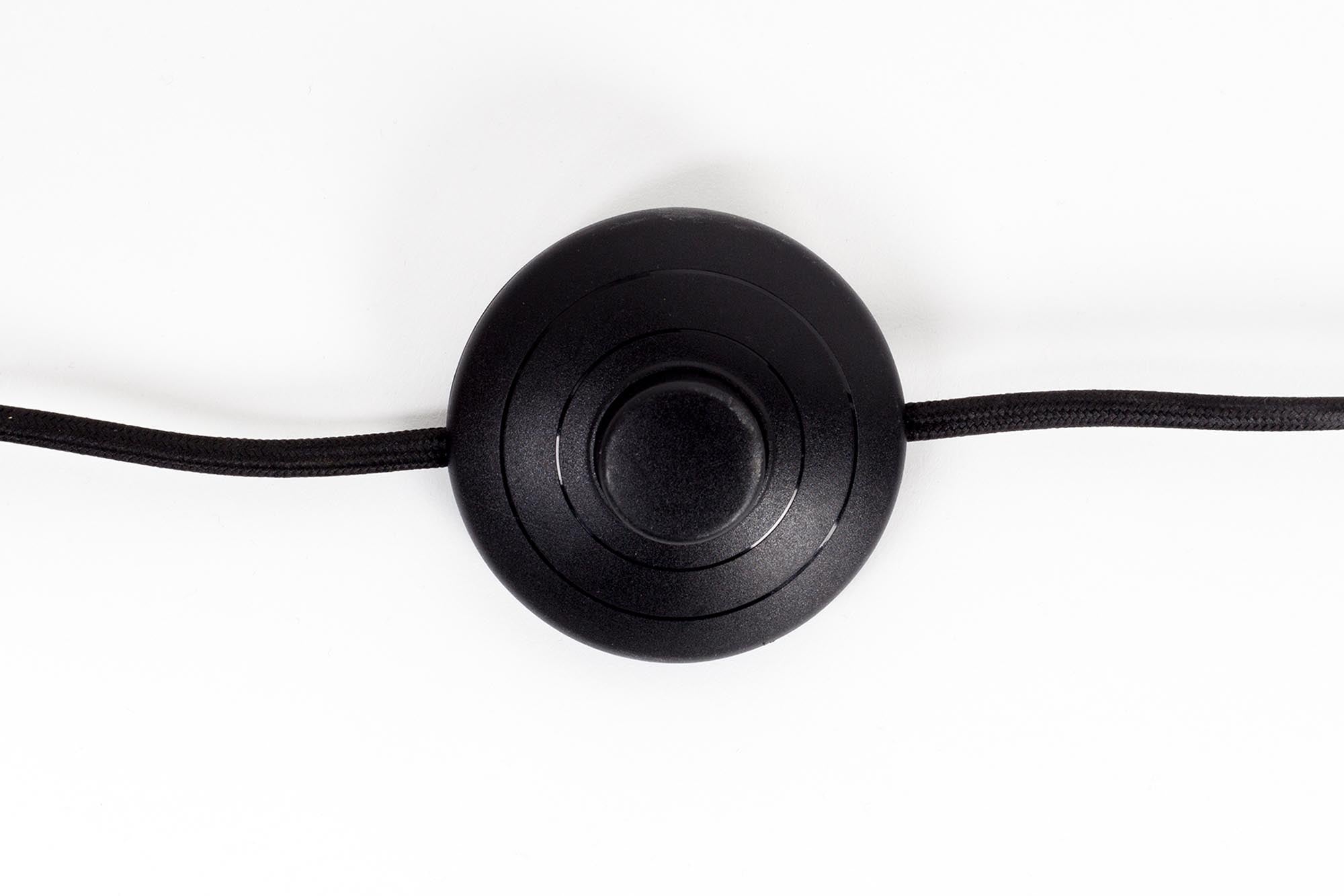 Die Totem Stehleuchte von Zuiver vereint modernes Design mit Funktionalität und setzt elegante Akzente in jedem Raum.