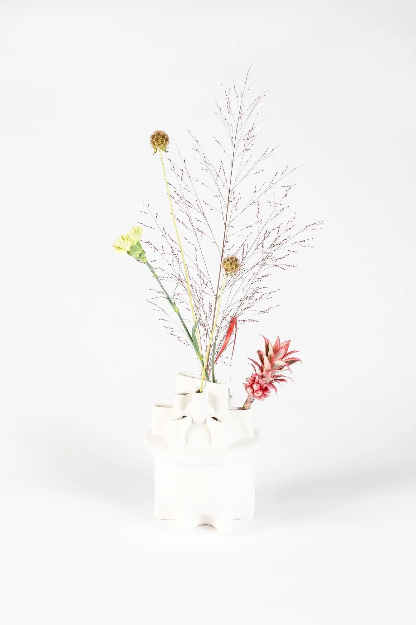 Zuiver Vase Bassin: Modernes Design trifft auf zeitlose Eleganz.