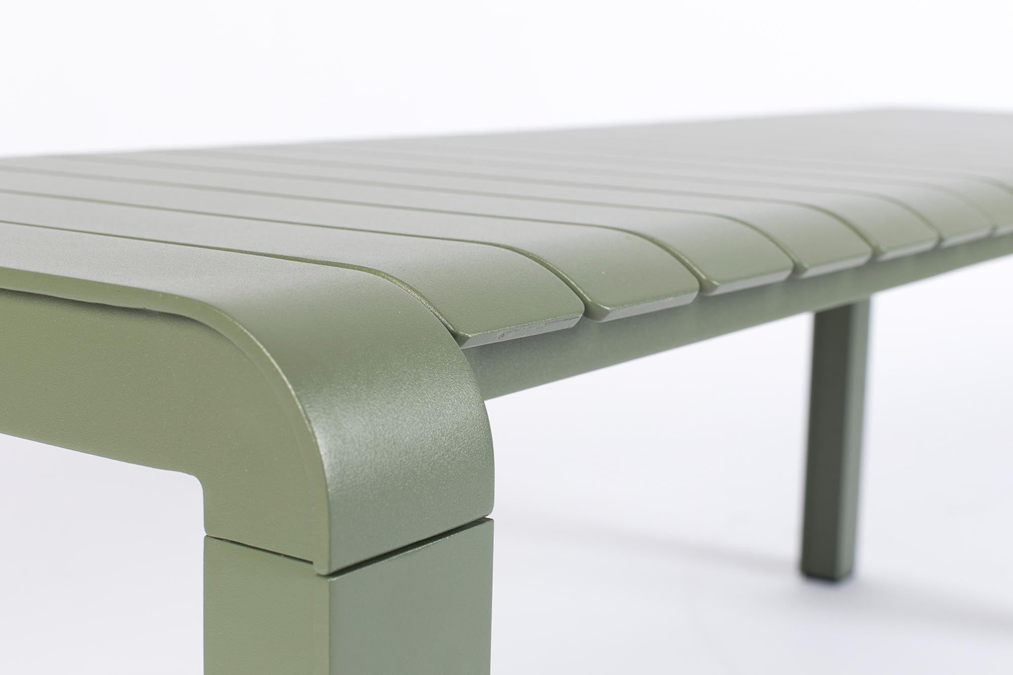 Elegante Zuiver Vondel Gartenbank aus langlebigem Aluminium.