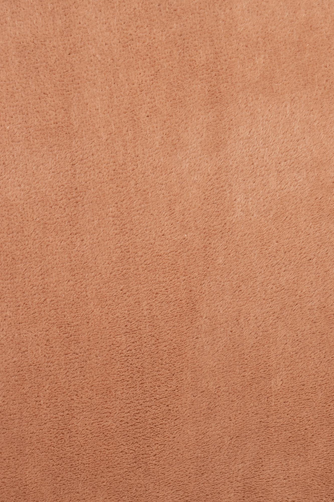 Entdecken Sie den Sessel Friuli von Zuiver: Stilvolles Design, bequeme Polsterung und pflegeleichte Materialien für jeden Raum.