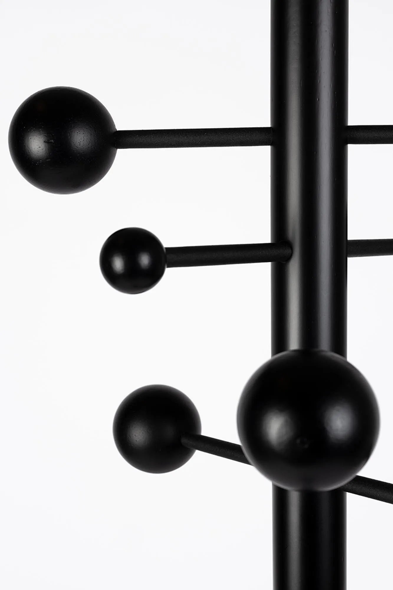 Kleiderständer Jason von Zuiver: Minimalistisches Design für Ihr Zuhause.