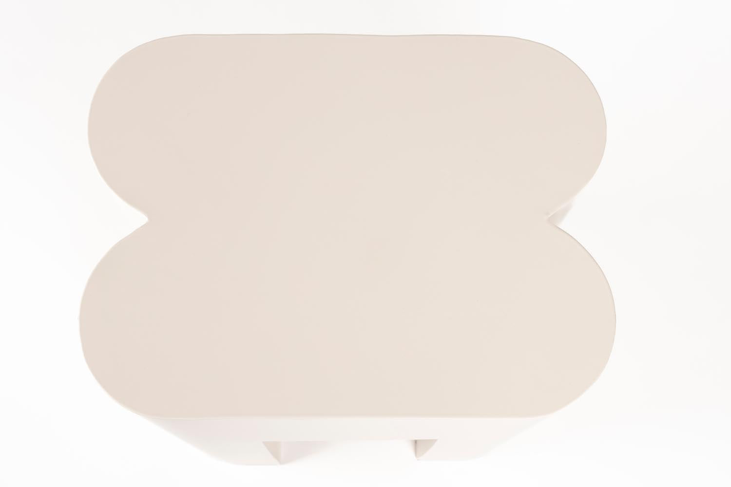 Shape Hocker in Beige präsentiert im Onlineshop von KAQTU Design AG. Hocker ist von Zuiver