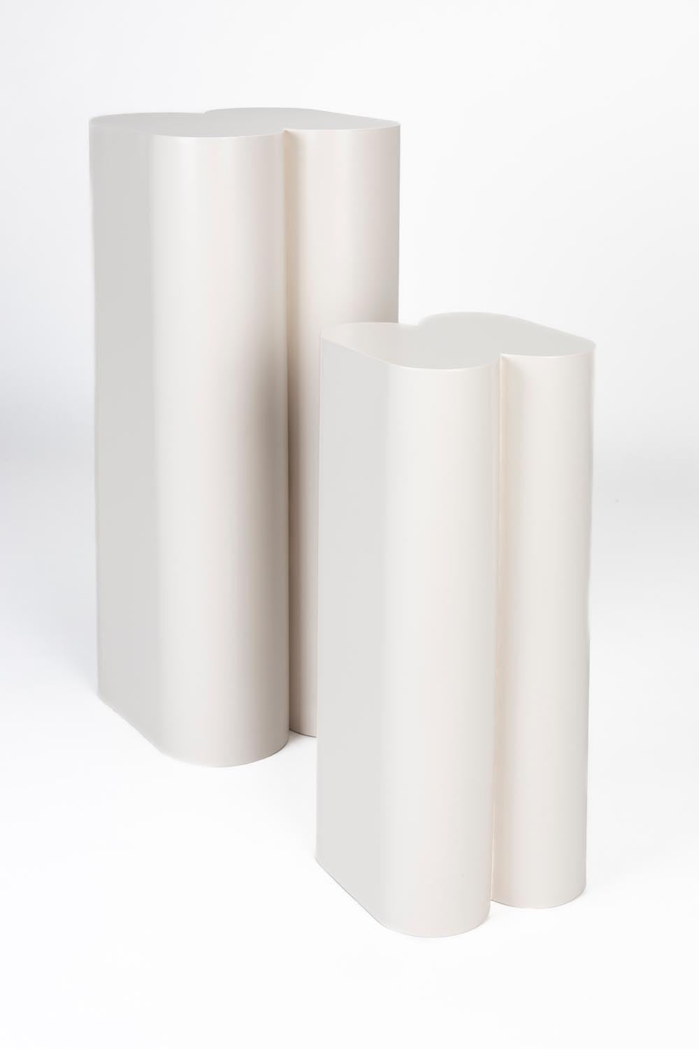 Shape-Pflanzenständer (2er-Set) in Beige präsentiert im Onlineshop von KAQTU Design AG. Vase ist von Zuiver