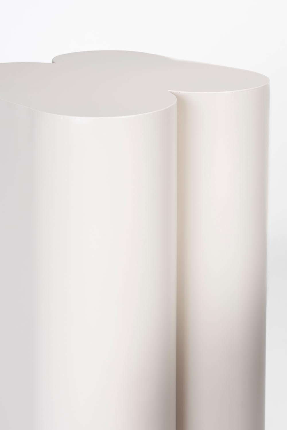 Shape-Pflanzenständer (2er-Set) in Beige präsentiert im Onlineshop von KAQTU Design AG. Vase ist von Zuiver