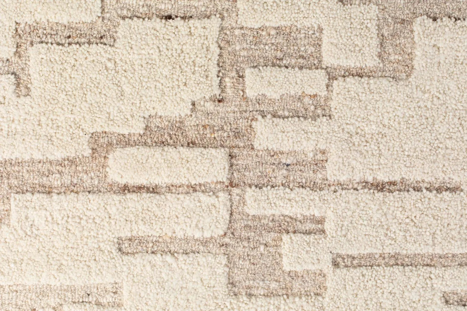 Hills Teppich 160x230 in Beige präsentiert im Onlineshop von KAQTU Design AG. Teppich ist von Zuiver