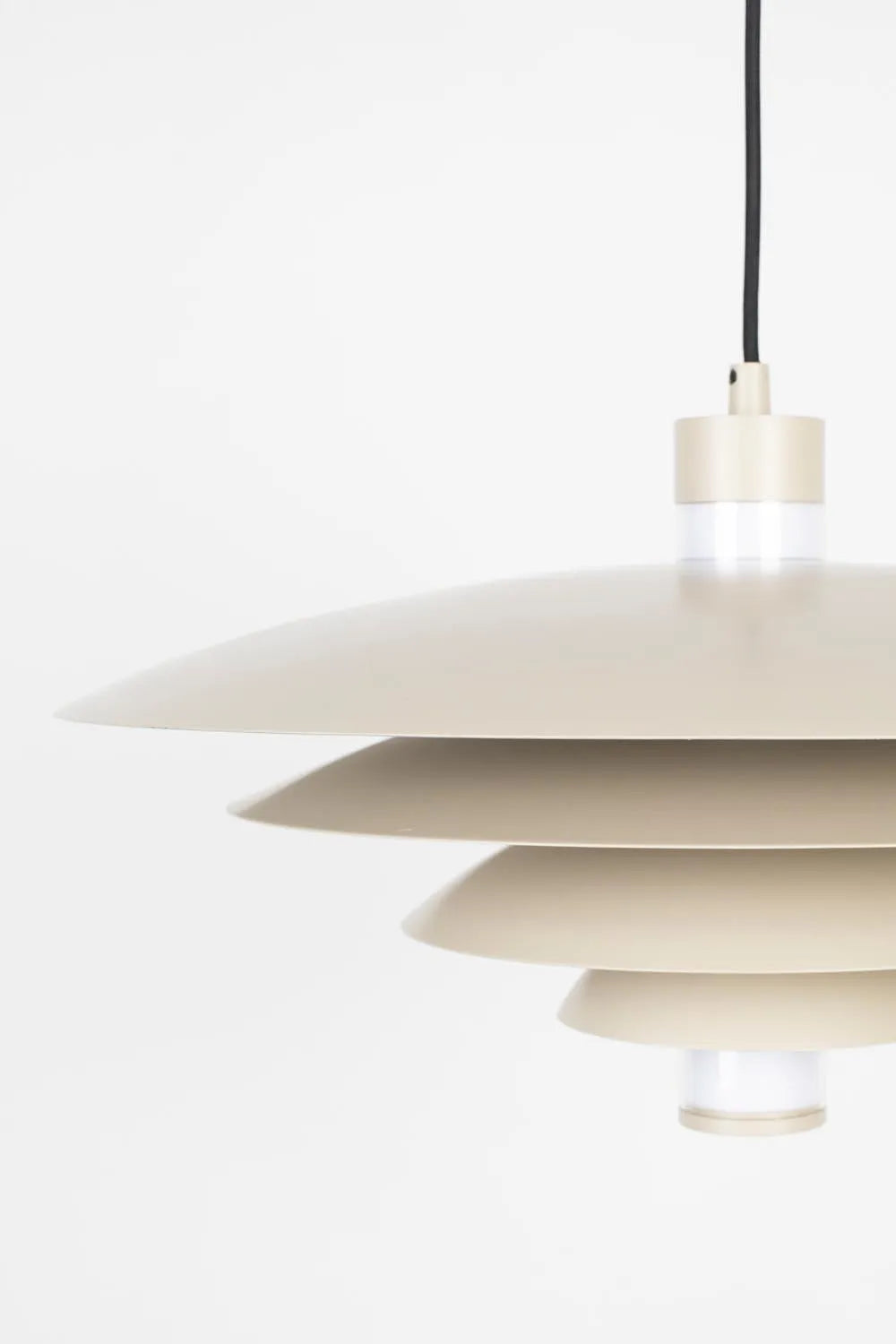 Elegante Cole Pendelleuchte von Zuiver aus hochwertigen Materialien.