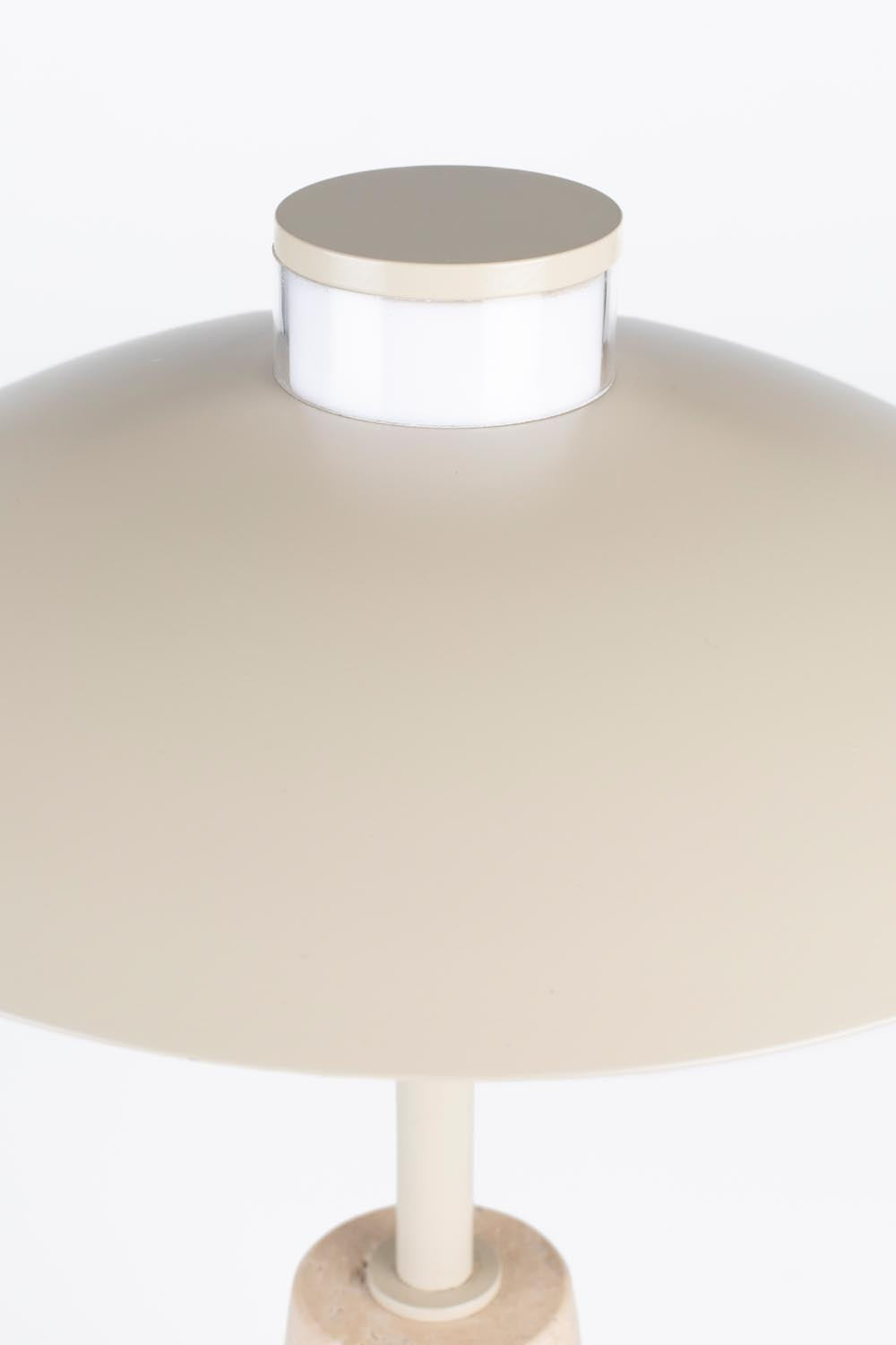 Cole Tischlampe in Beige präsentiert im Onlineshop von KAQTU Design AG. Tischleuchte ist von Zuiver