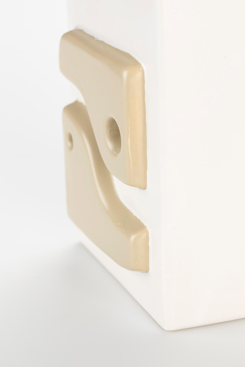 Bloomer Vase in Beige präsentiert im Onlineshop von KAQTU Design AG. Vase ist von Zuiver