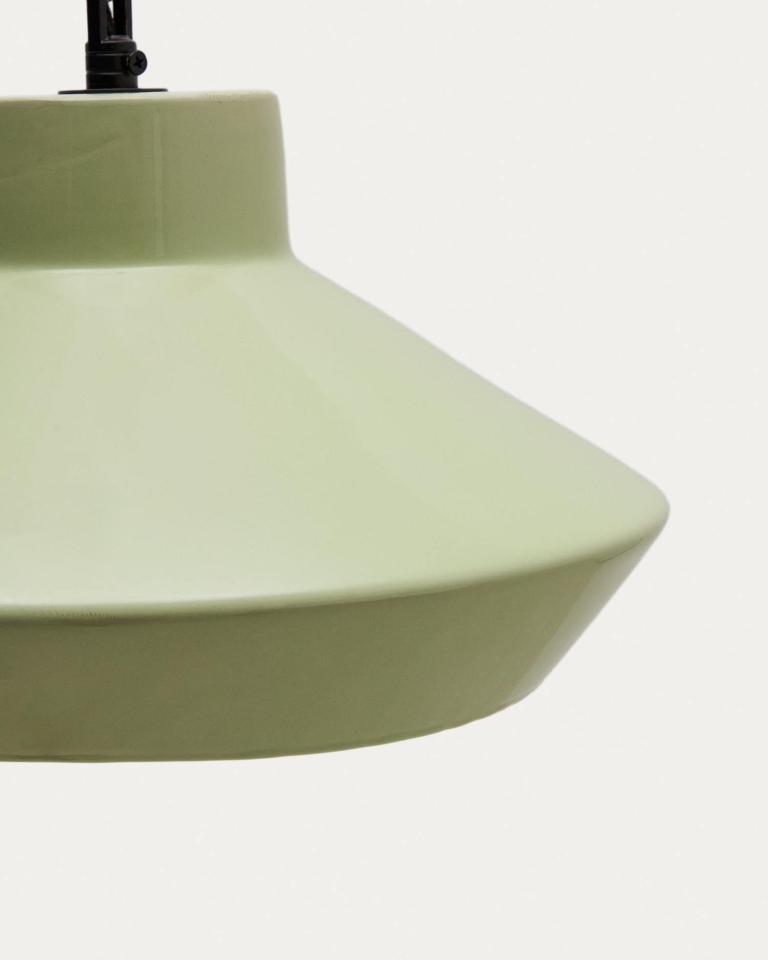 Deckenleuchte Portol aus grüner Keramik in Hellgrün präsentiert im Onlineshop von KAQTU Design AG. Pendelleuchte ist von Kave Home