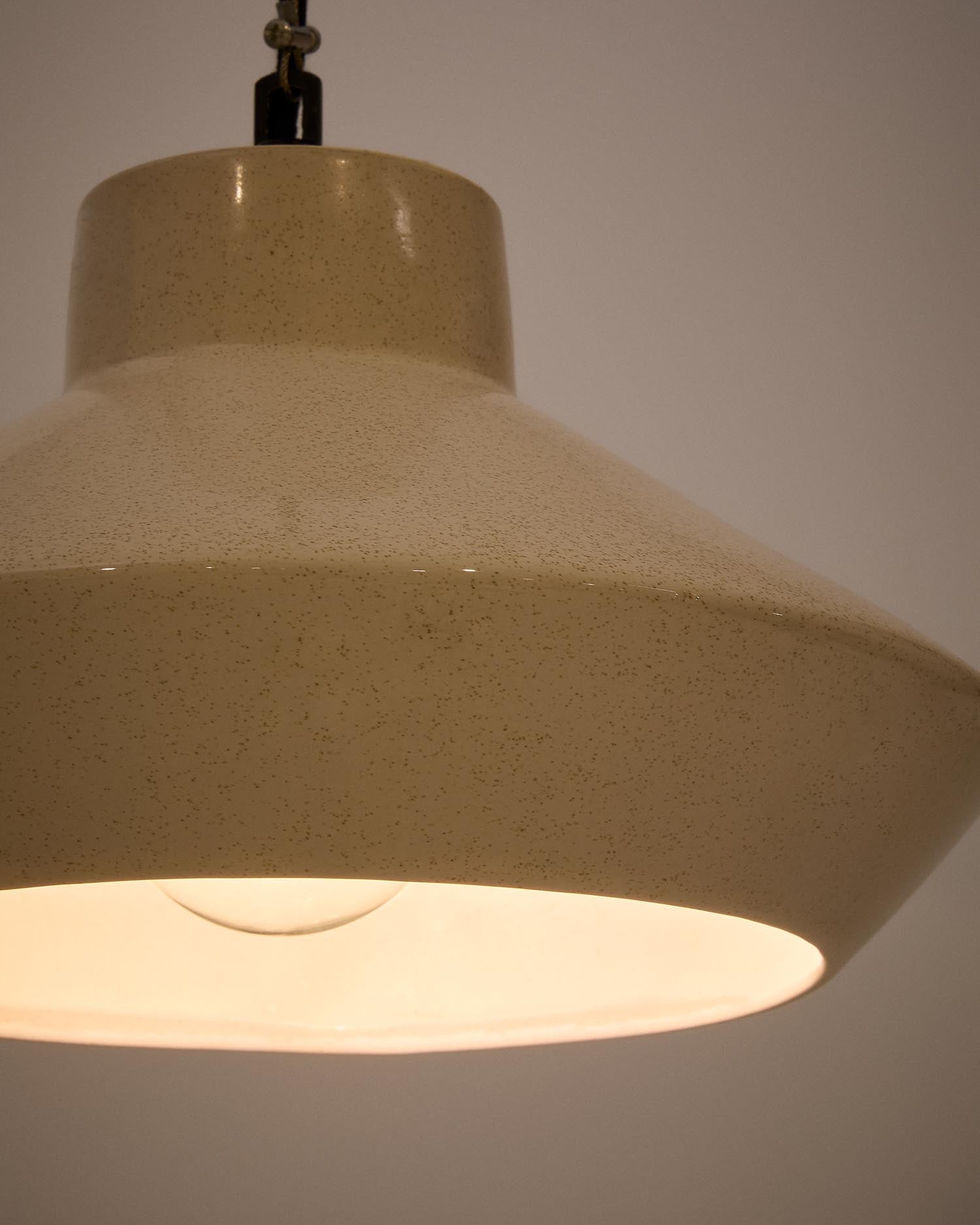 Deckenleuchte Portol aus beiger Keramik in Beige präsentiert im Onlineshop von KAQTU Design AG. Pendelleuchte ist von Kave Home