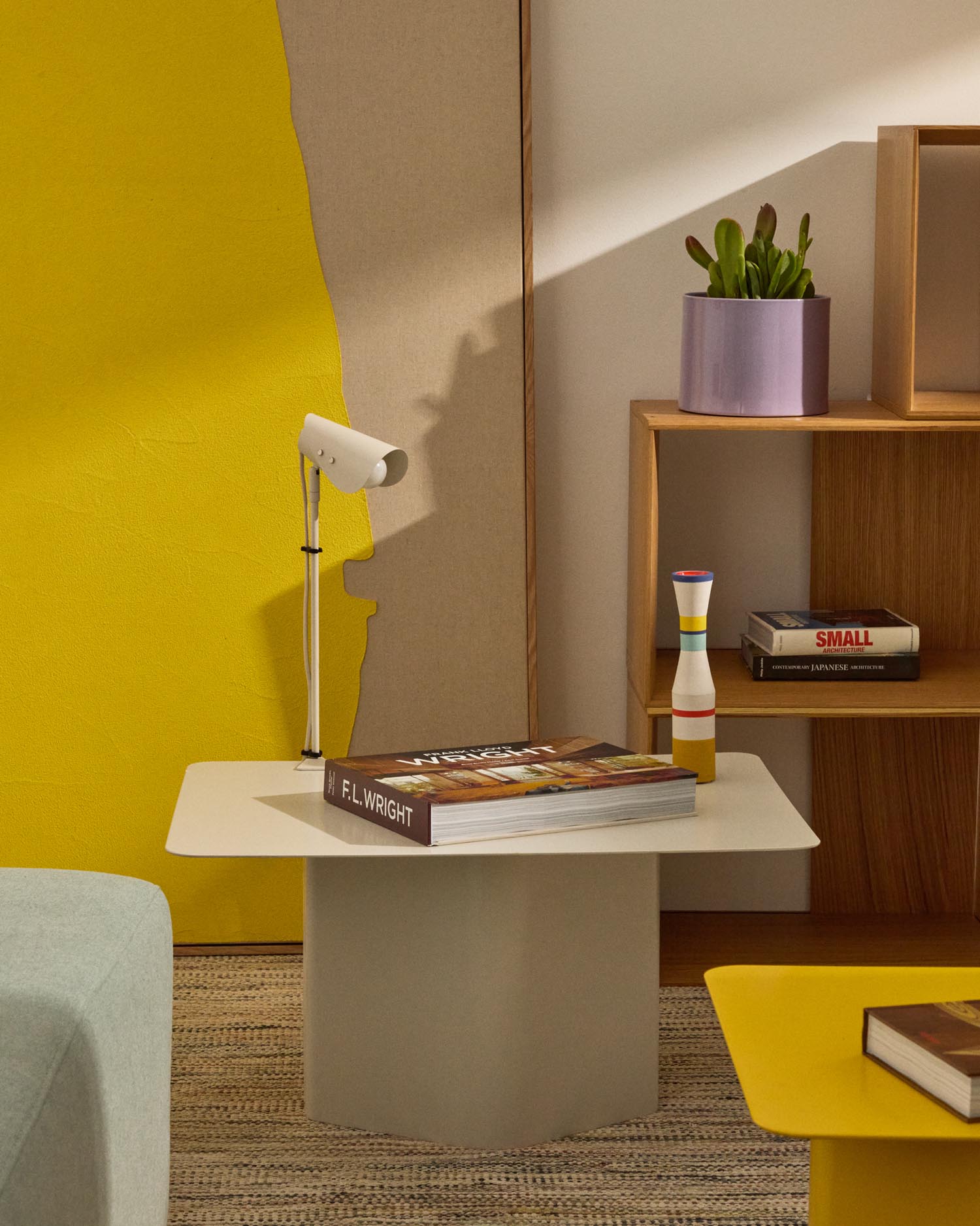 Schreibtischlampe mit Klemme Jula aus grauem Metall in Grau präsentiert im Onlineshop von KAQTU Design AG. Tischleuchte ist von Kave Home