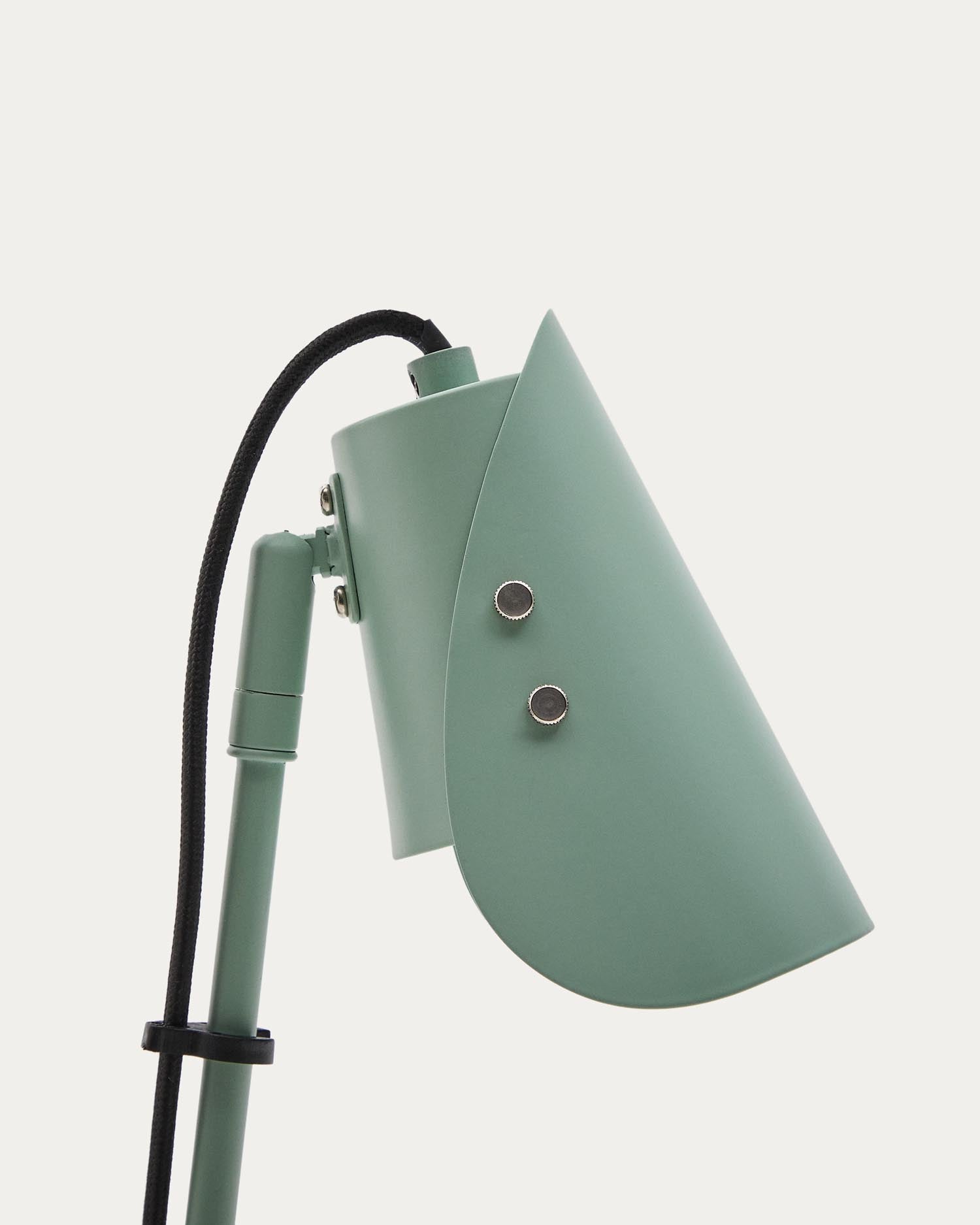 Schreibtischlampe mit Klemme Jula aus grünem Metall in Grün präsentiert im Onlineshop von KAQTU Design AG. Tischleuchte ist von Kave Home