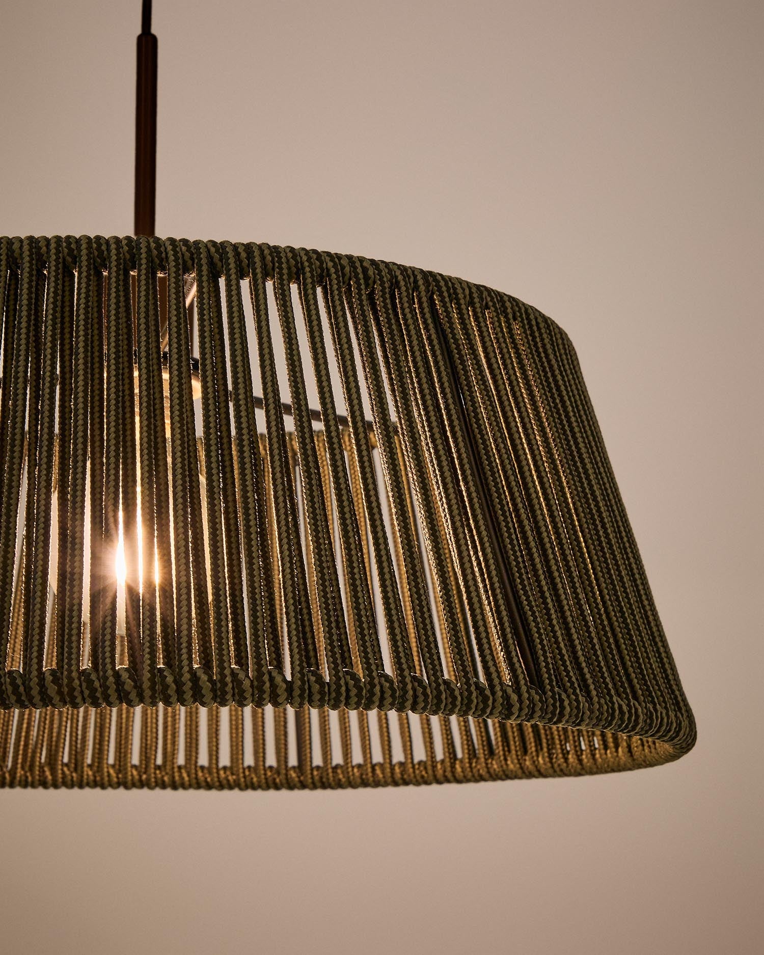 Lampenschirm für Deckenleuchte Aldet aus schwarz-grün marmoriertem Seil Ø 46 cm in Grün präsentiert im Onlineshop von KAQTU Design AG. Lampenschirm ist von Kave Home