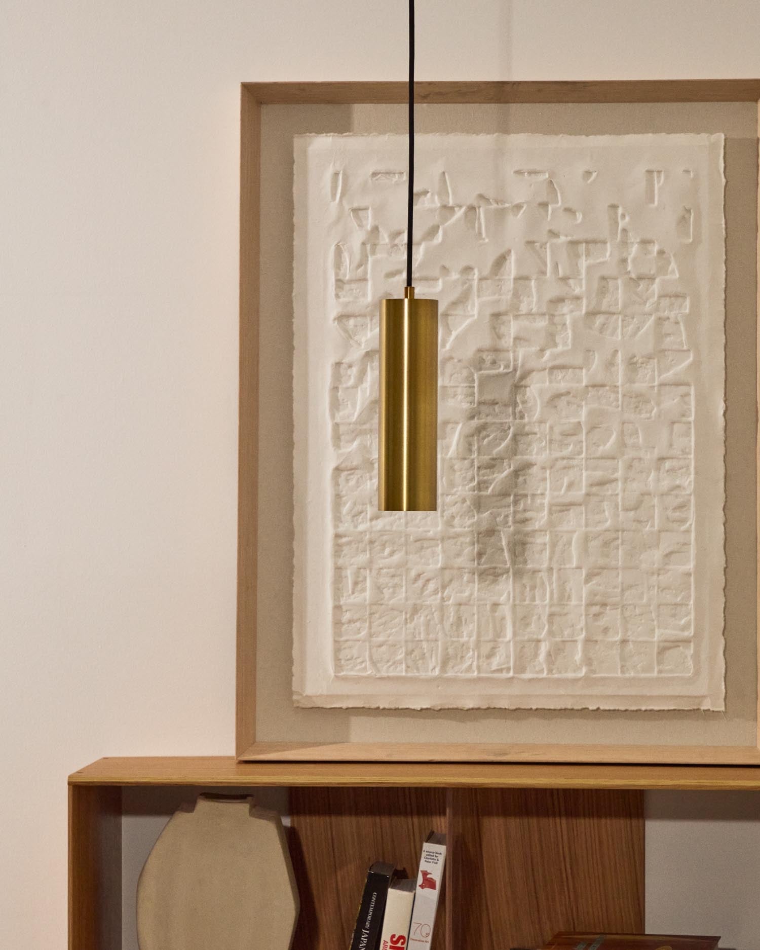 Deckenleuchte Andia aus Aluminium mit goldfarbenem Finish in Gold präsentiert im Onlineshop von KAQTU Design AG. Pendelleuchte ist von Kave Home