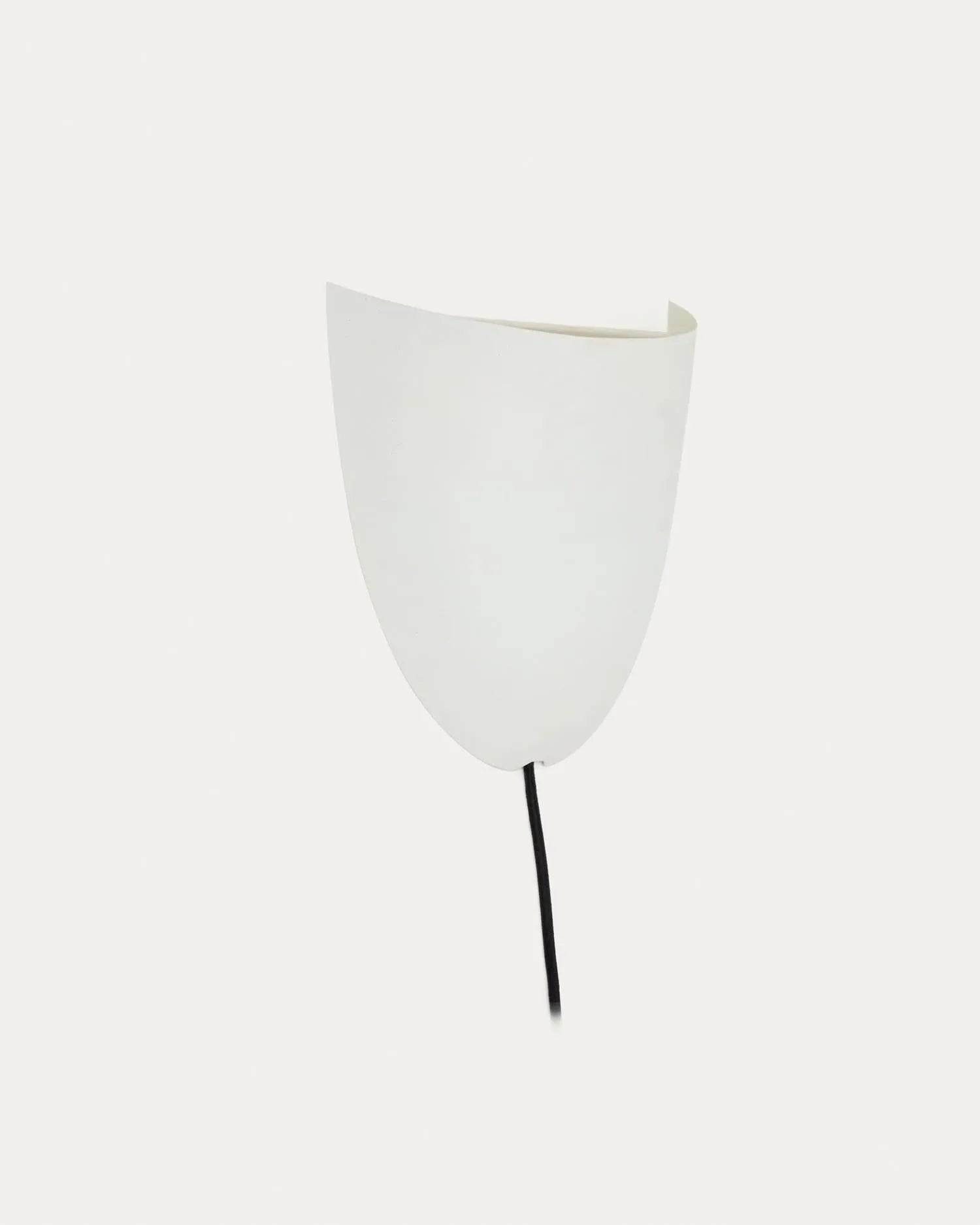 Wandleuchte Nibla aus Metall in weißer Tonerdeoptik in Weiss präsentiert im Onlineshop von KAQTU Design AG. Wandleuchte ist von Kave Home