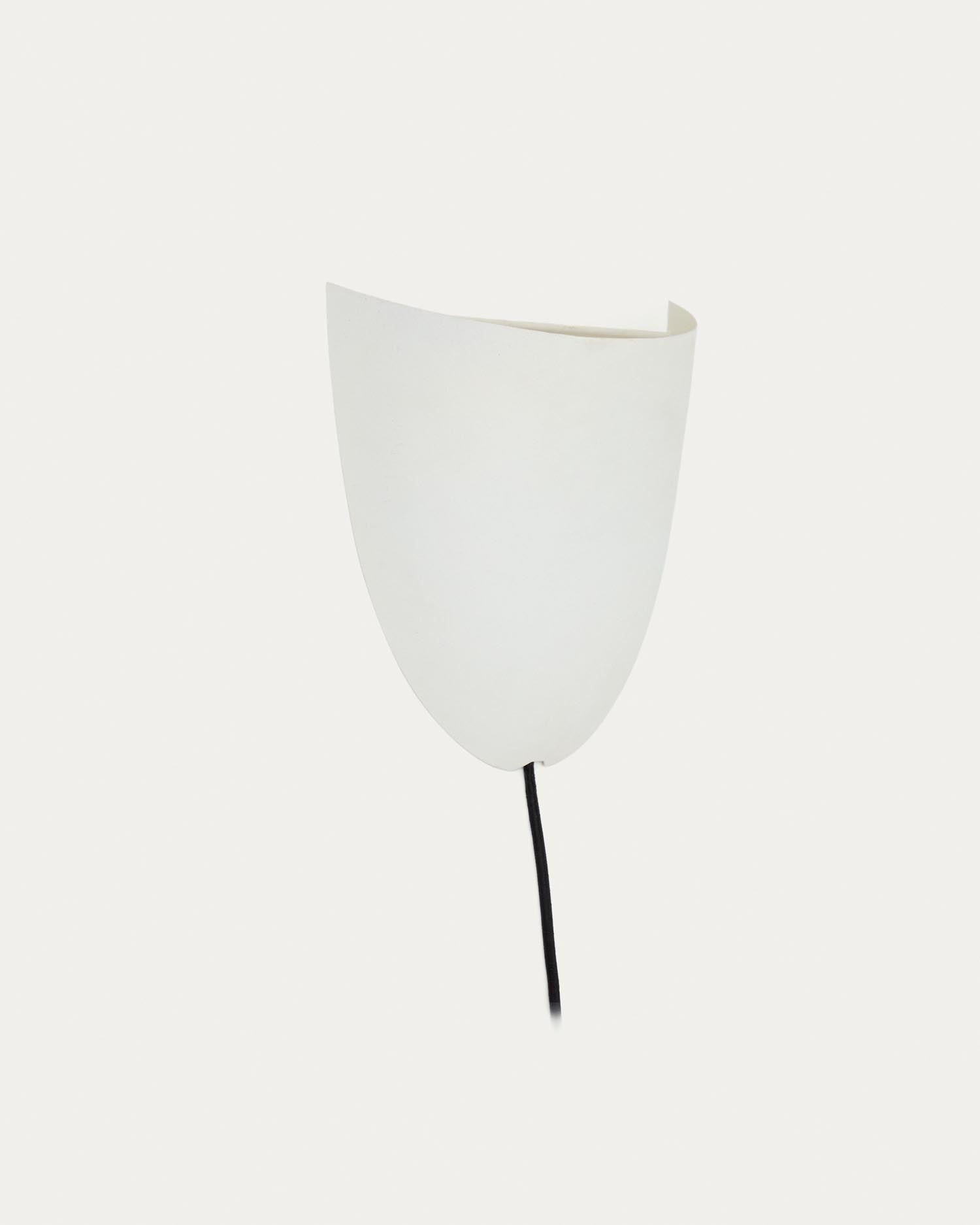Wandleuchte Nibla aus Metall in weißer Tonerdeoptik in Weiss präsentiert im Onlineshop von KAQTU Design AG. Wandleuchte ist von Kave Home
