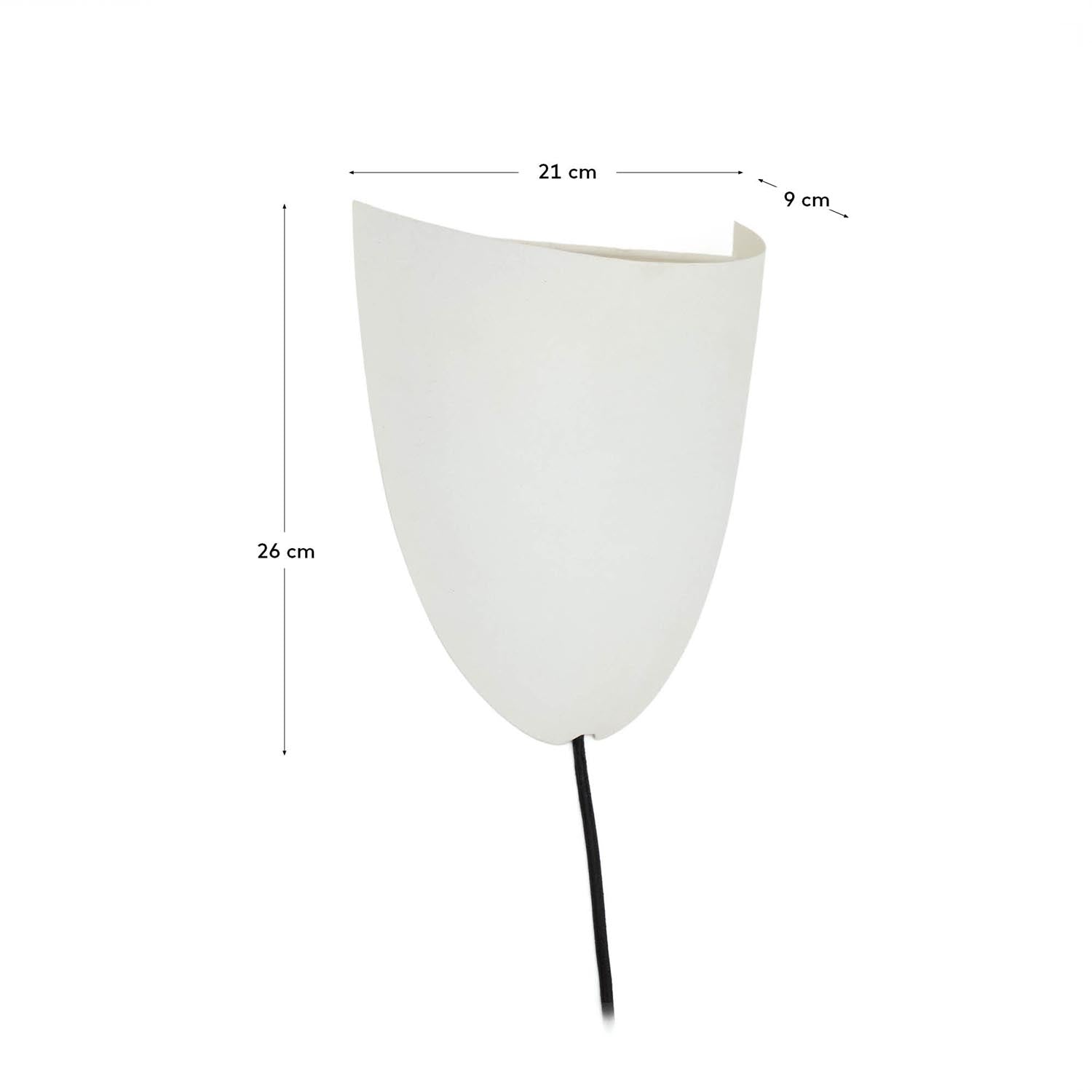 Die Nibla Wandleuchte von Kave Home vereint modernes Design mit natürlicher Eleganz und sorgt für eine behagliche Atmosphäre in jedem Raum.