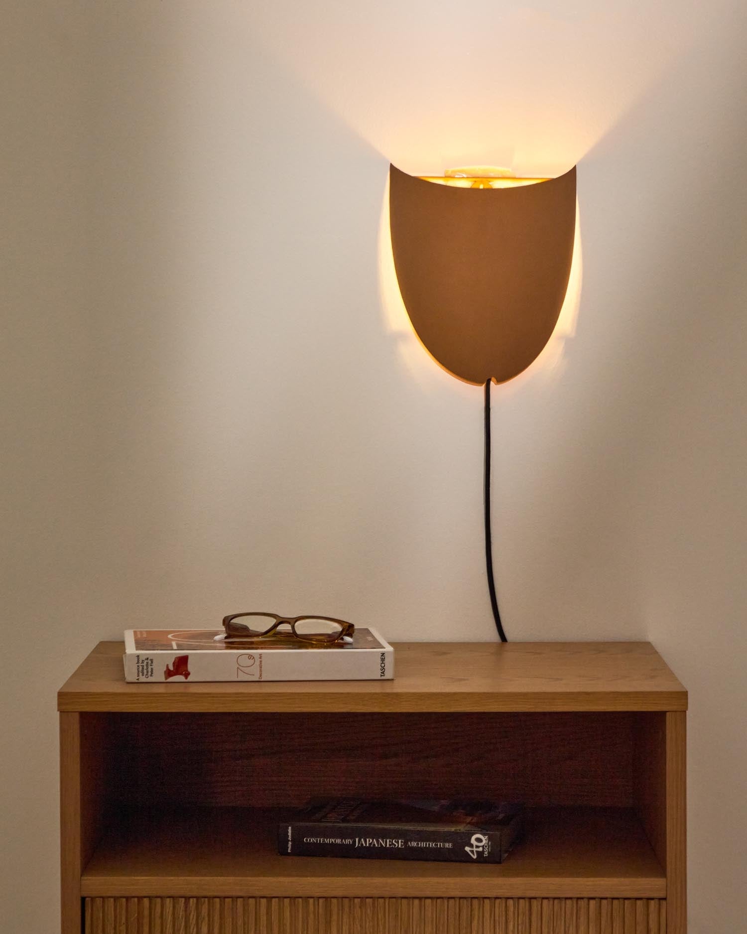 Wandleuchte Nibla aus Metall in Terrakottaoptik in Terrakotta präsentiert im Onlineshop von KAQTU Design AG. Wandleuchte ist von Kave Home