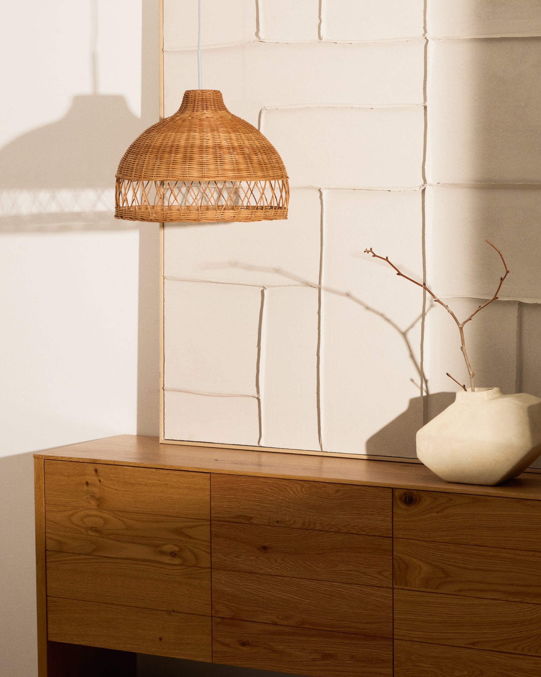 Lampenschirm für Deckenleuchte Loura aus Rattan mit Finish in natürlichem Farbton Ø 40 cm in Natur präsentiert im Onlineshop von KAQTU Design AG. Lampenschirm ist von Kave Home