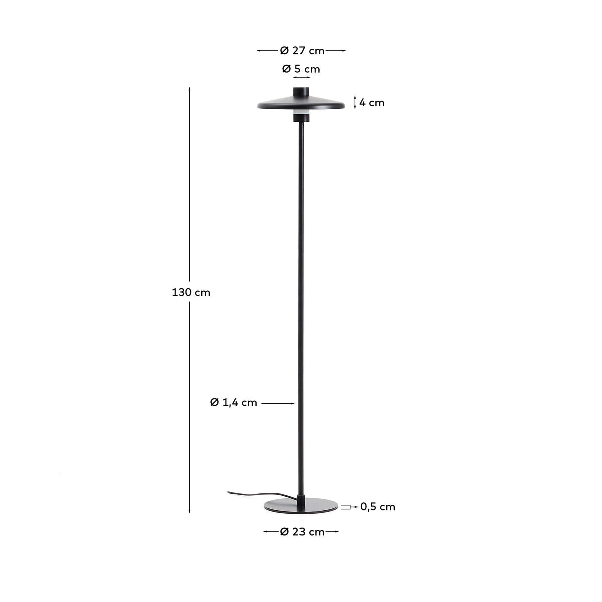 Stehlampe Nuvira aus schwarzem satiniertem Metall in Schwarz präsentiert im Onlineshop von KAQTU Design AG. Stehleuchte ist von Kave Home