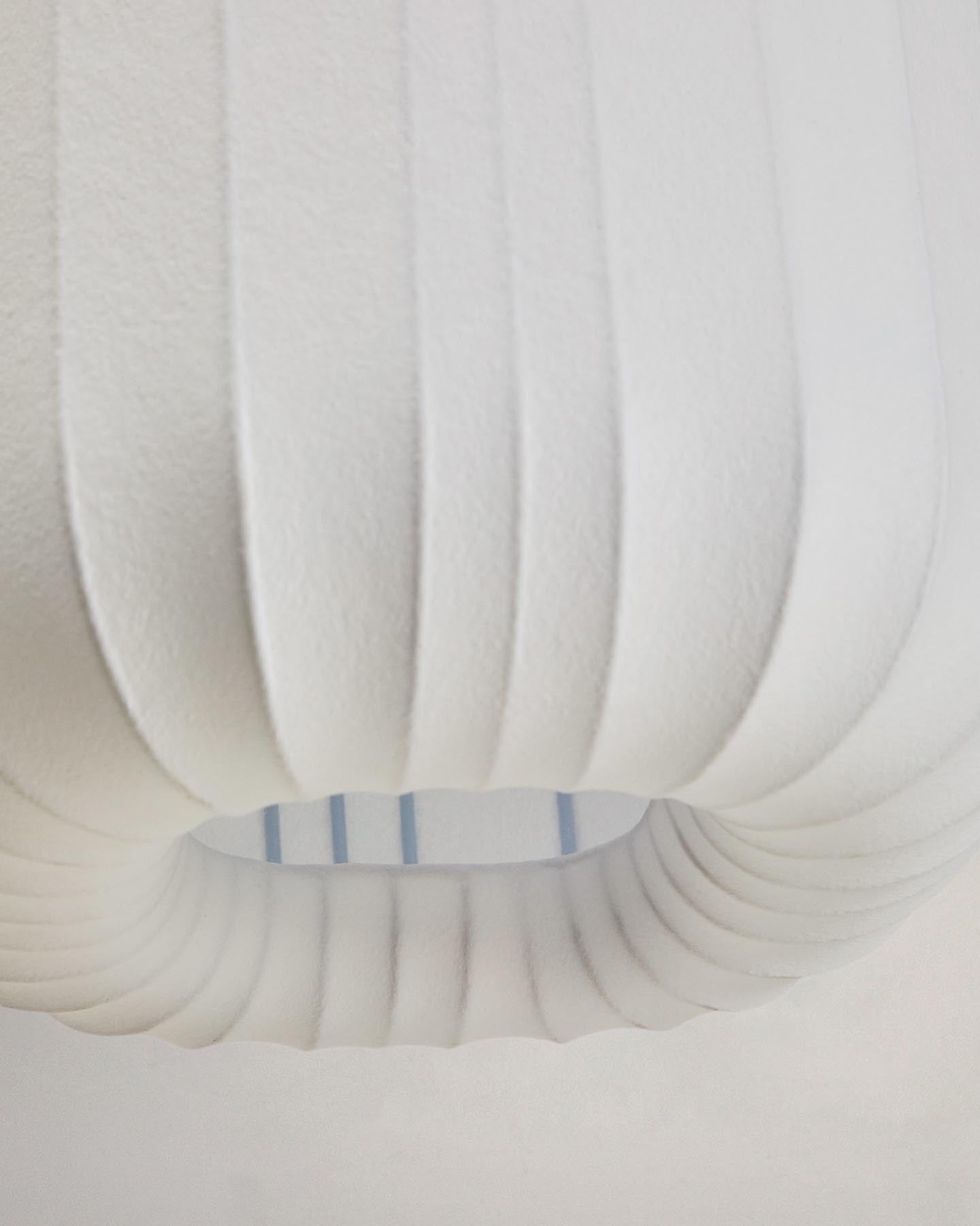 Deckenleuchte Somar aus Synthetikfasern und Stahlstäben, Ø 30 cm in Weiß präsentiert im Onlineshop von KAQTU Design AG. Lampenschirm ist von Kave Home