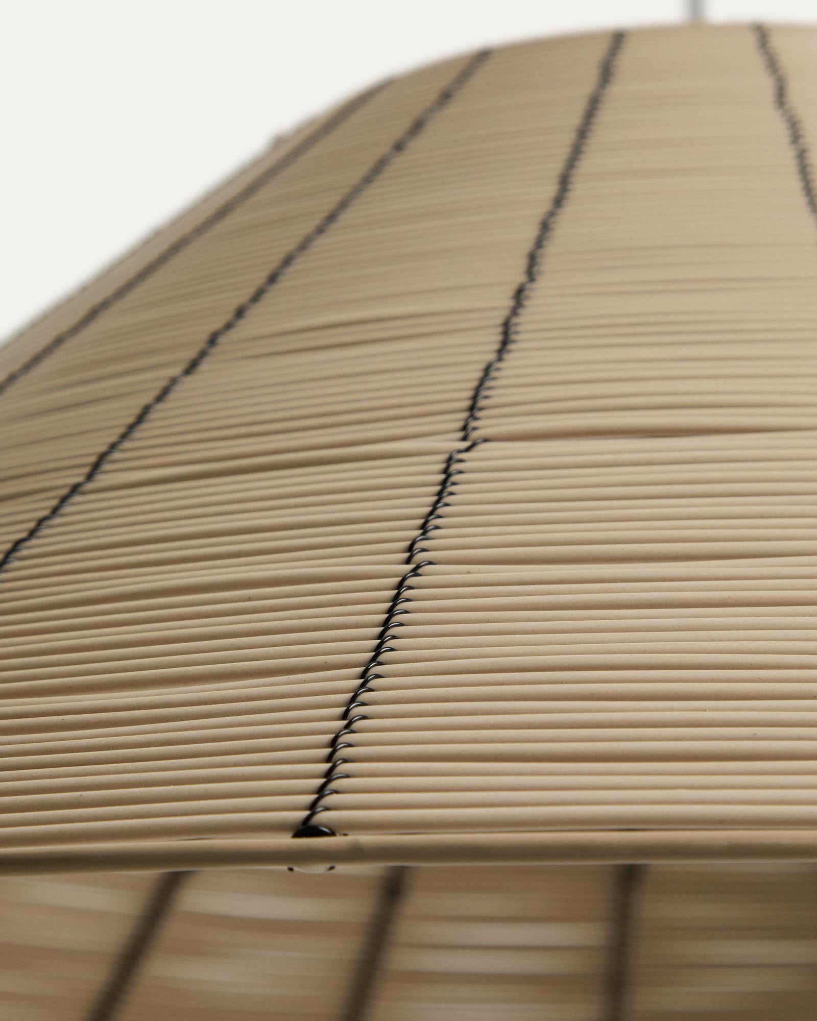 Stilvoller Lampenschirm aus hellgrauem Rattan für die Saranella Outdoor-Deckenleuchte, Ø 70 cm, perfekt für Garten und Terrasse.