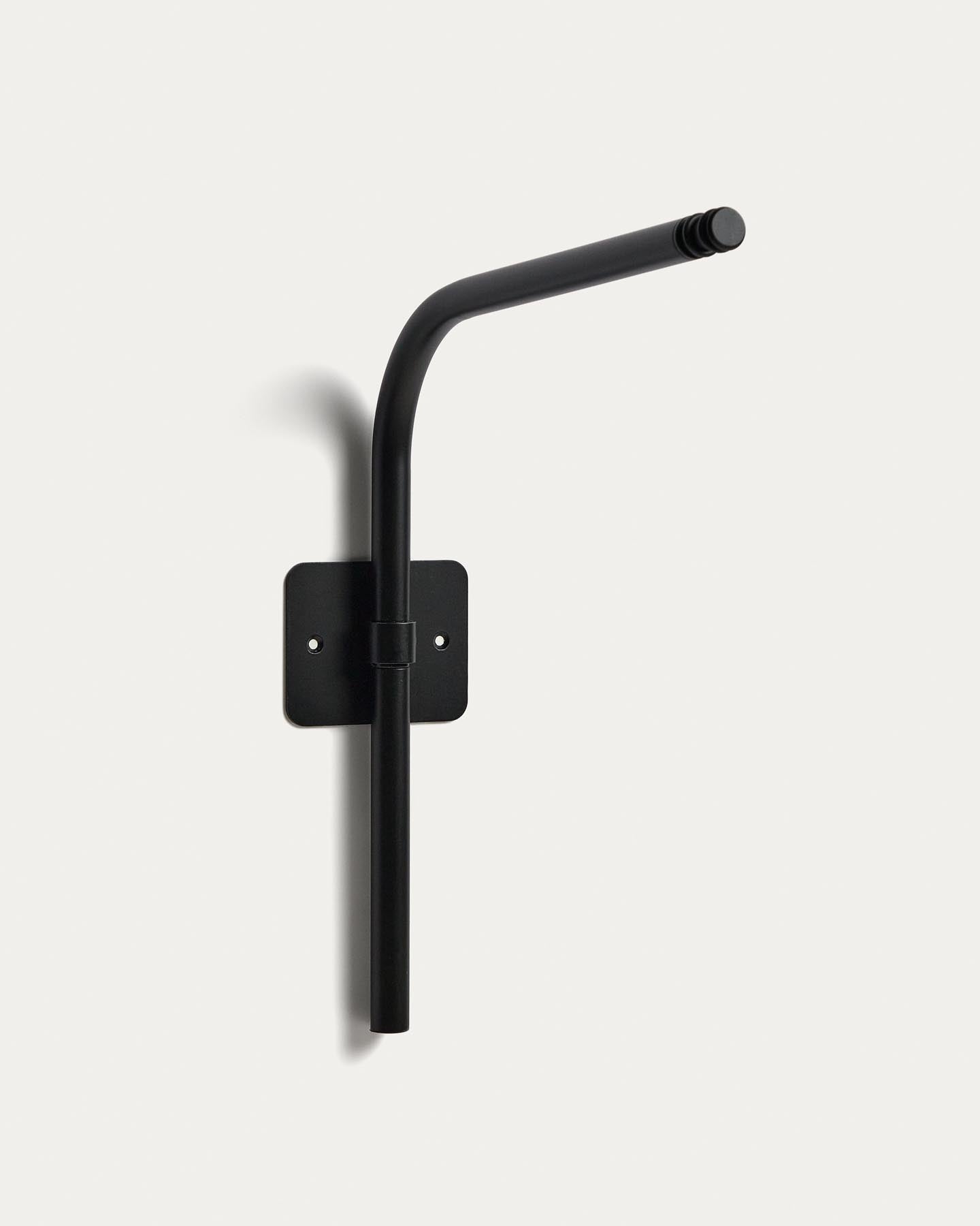 Wandhalterung für tragbare Lampen Nali aus schwarz lackiertem Metall in Schwarz präsentiert im Onlineshop von KAQTU Design AG. Leuchtenzubehör ist von Kave Home