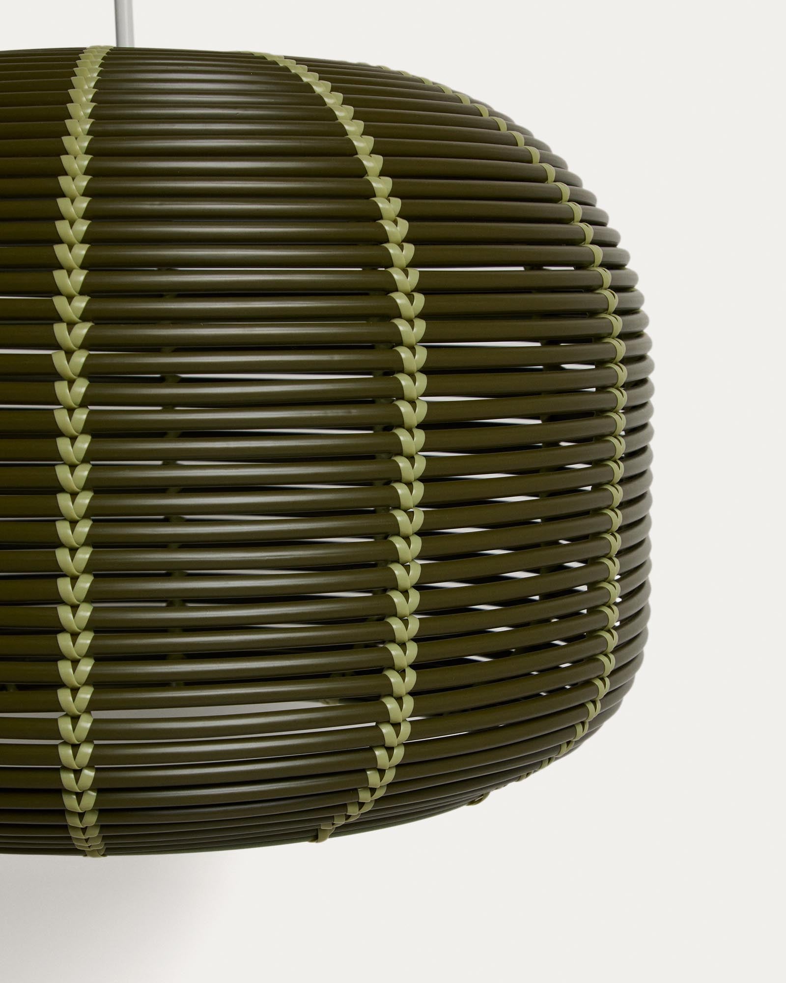 Stilvoller Lampenschirm in Grün aus synthetischem Rattan, Ø 50 cm, perfekt für die Garoina Outdoor-Deckenleuchte und moderne Außenbereiche.
