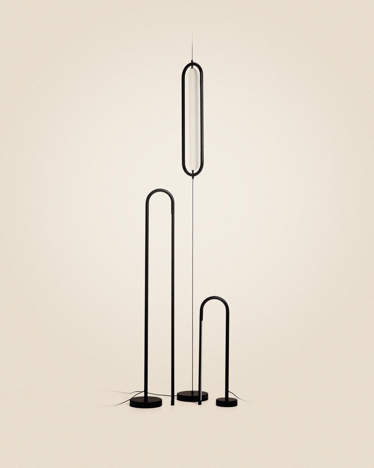 Deckenleuchte Bow aus schwarzem Aluminium, Ø 16 cm in Schwarz präsentiert im Onlineshop von KAQTU Design AG. Lampenschirm ist von Kave Home