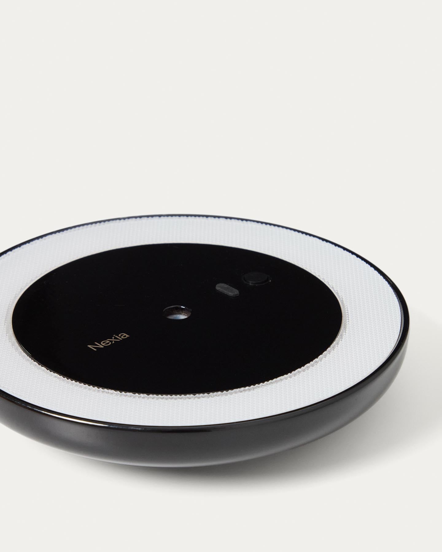 Tragbare Tischlampe Porte aus schwarzem Aluminium in Schwarz präsentiert im Onlineshop von KAQTU Design AG. Tischleuchte ist von Kave Home