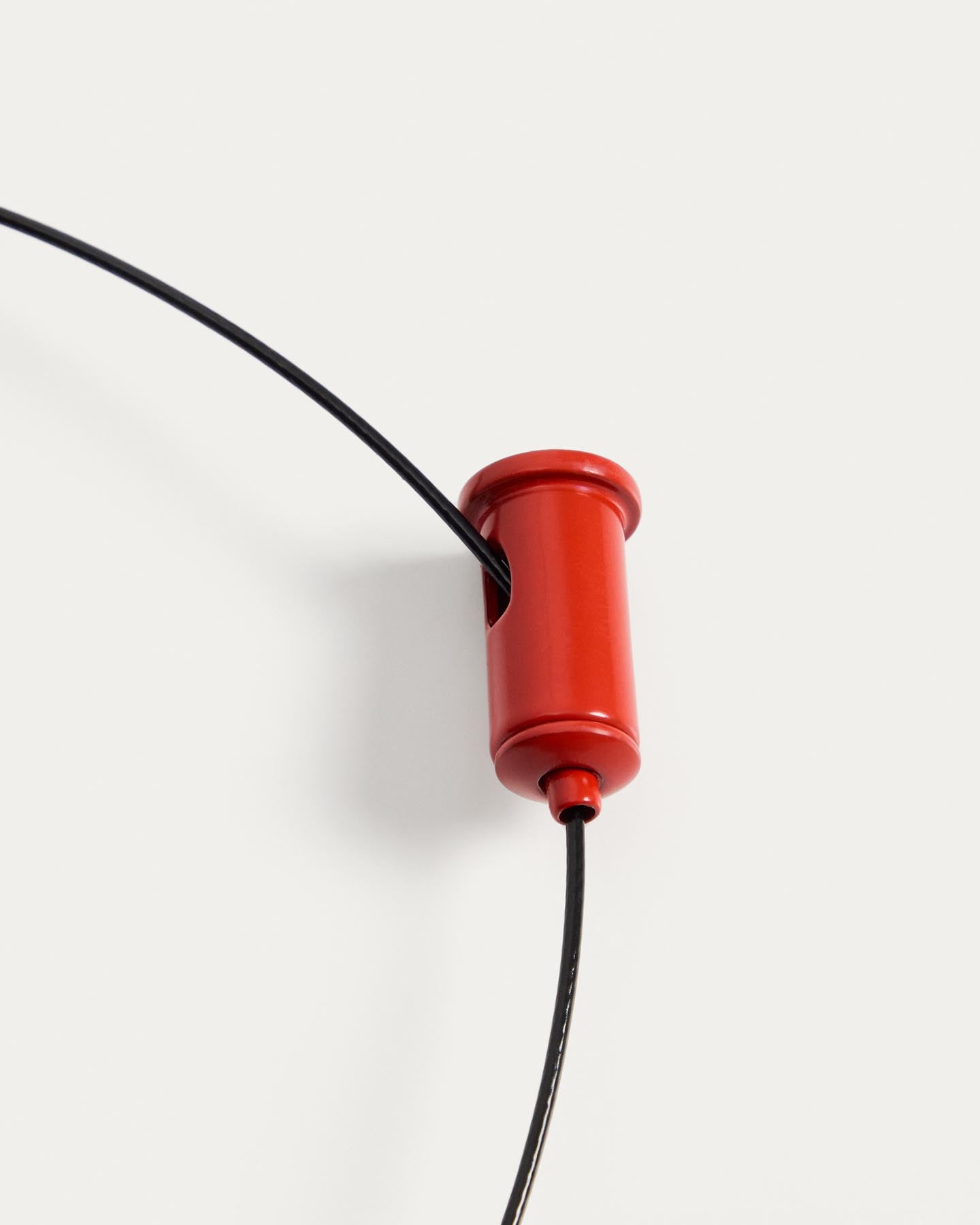 Tragbare Deckenleuchte Porte aus rotem Aluminium, Ø 16 cm in Rot präsentiert im Onlineshop von KAQTU Design AG. Lampenschirm ist von Kave Home